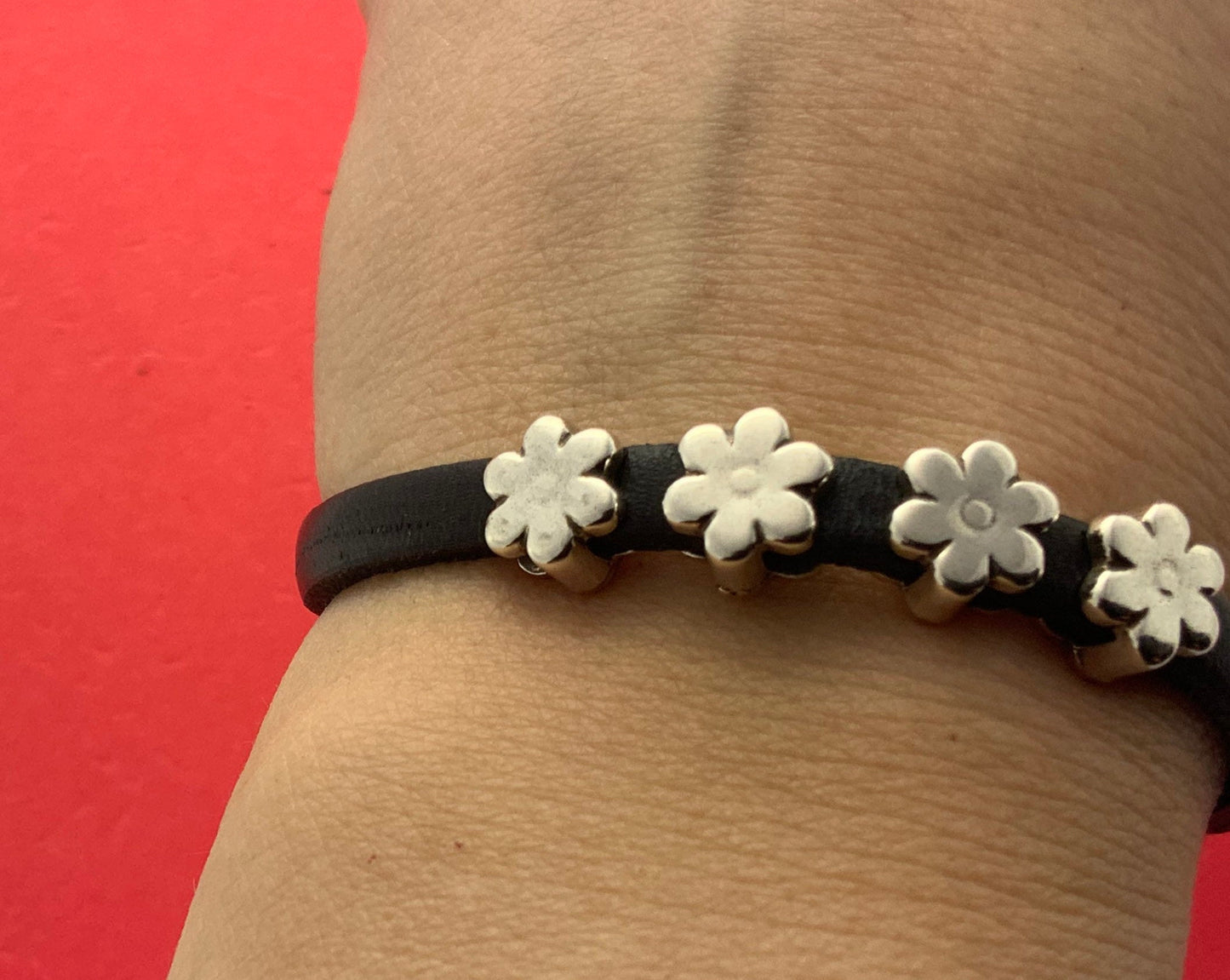 FS0471>>MADE IN EUROPE 4 zamak flower sliders 6mm flat cord, flower slider for 6mm flat cord, (ABLZ227)Qty4