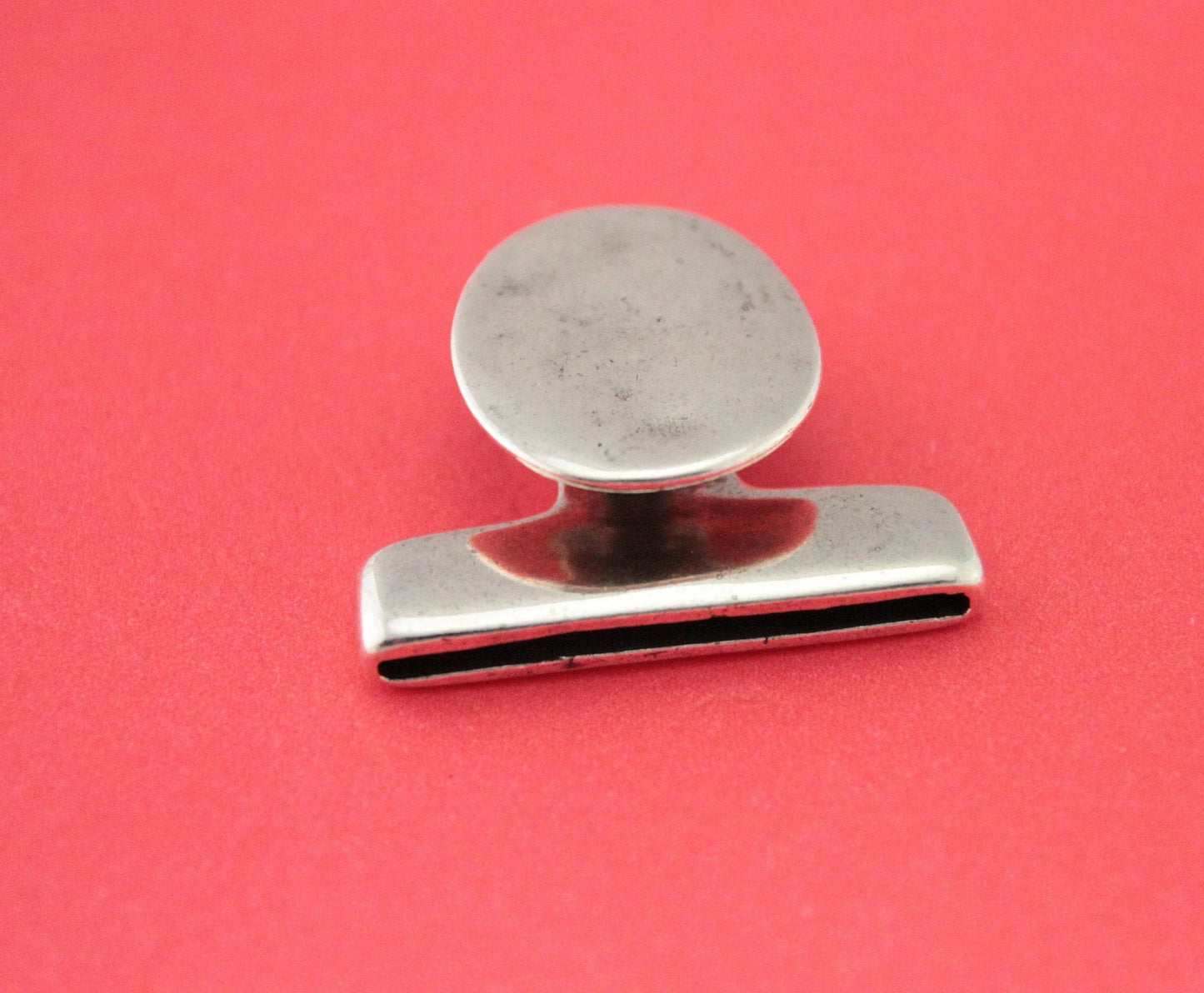 RC0176>>MADE IN EUROPE large button clasp, zamak button clasp,  hammered button clasp, (ablz232s) Qty 1