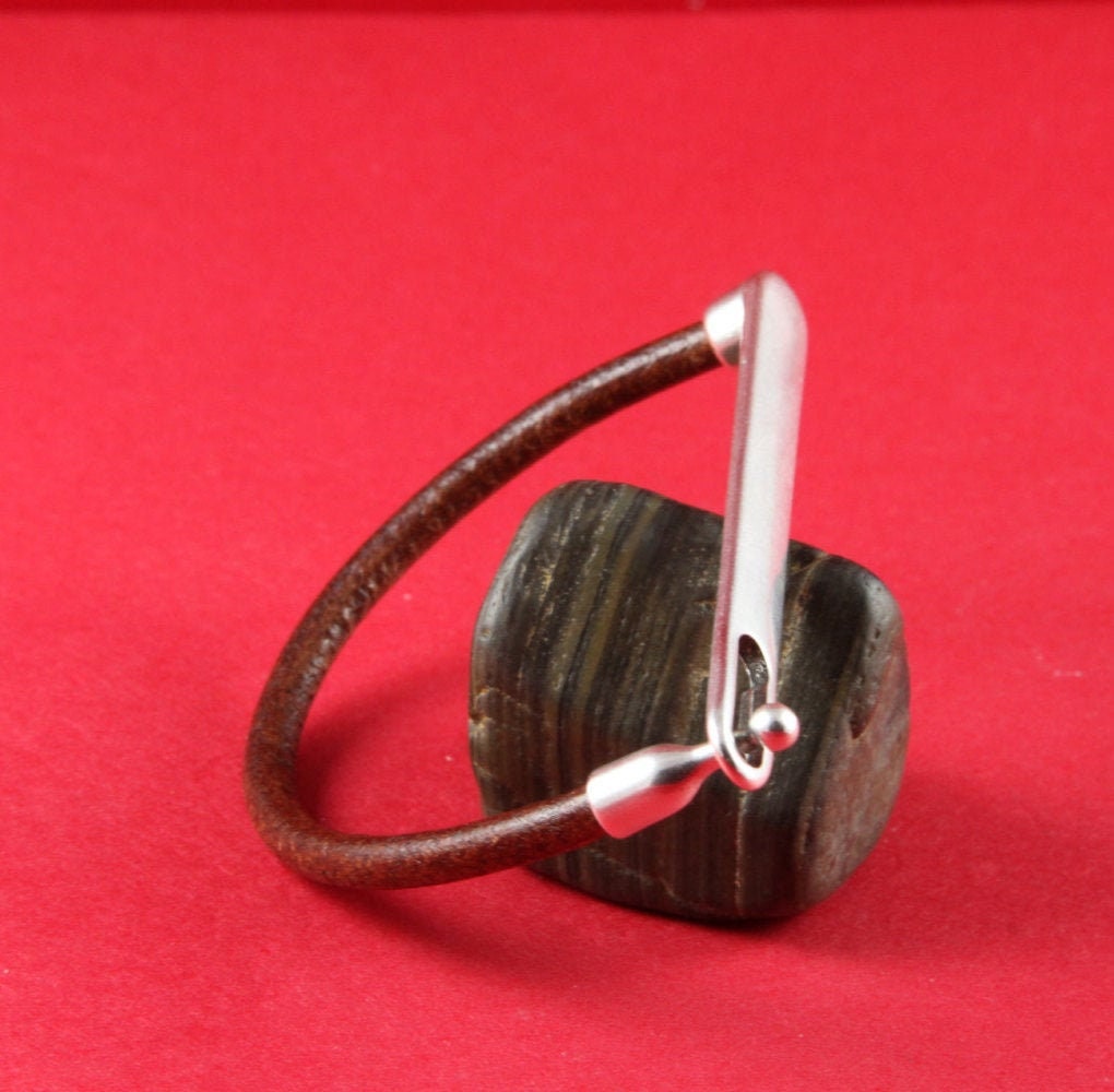 B0066>>MADE in EUROPE zamak half bracelet, zamak bar clasp, silver stick clasp, 4mm round cord clasp  Qty1