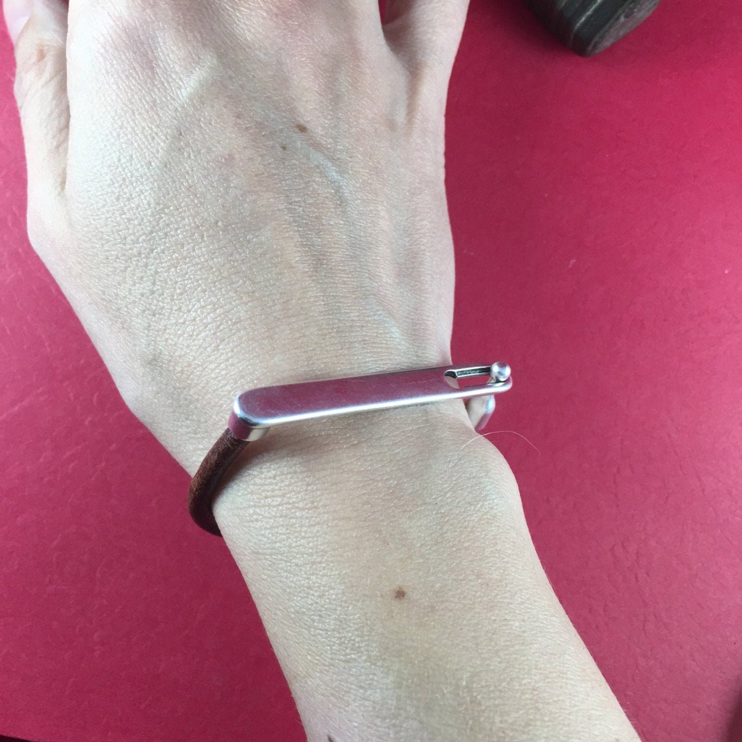 B0066>>MADE in EUROPE zamak half bracelet, zamak bar clasp, silver stick clasp, 4mm round cord clasp  Qty1