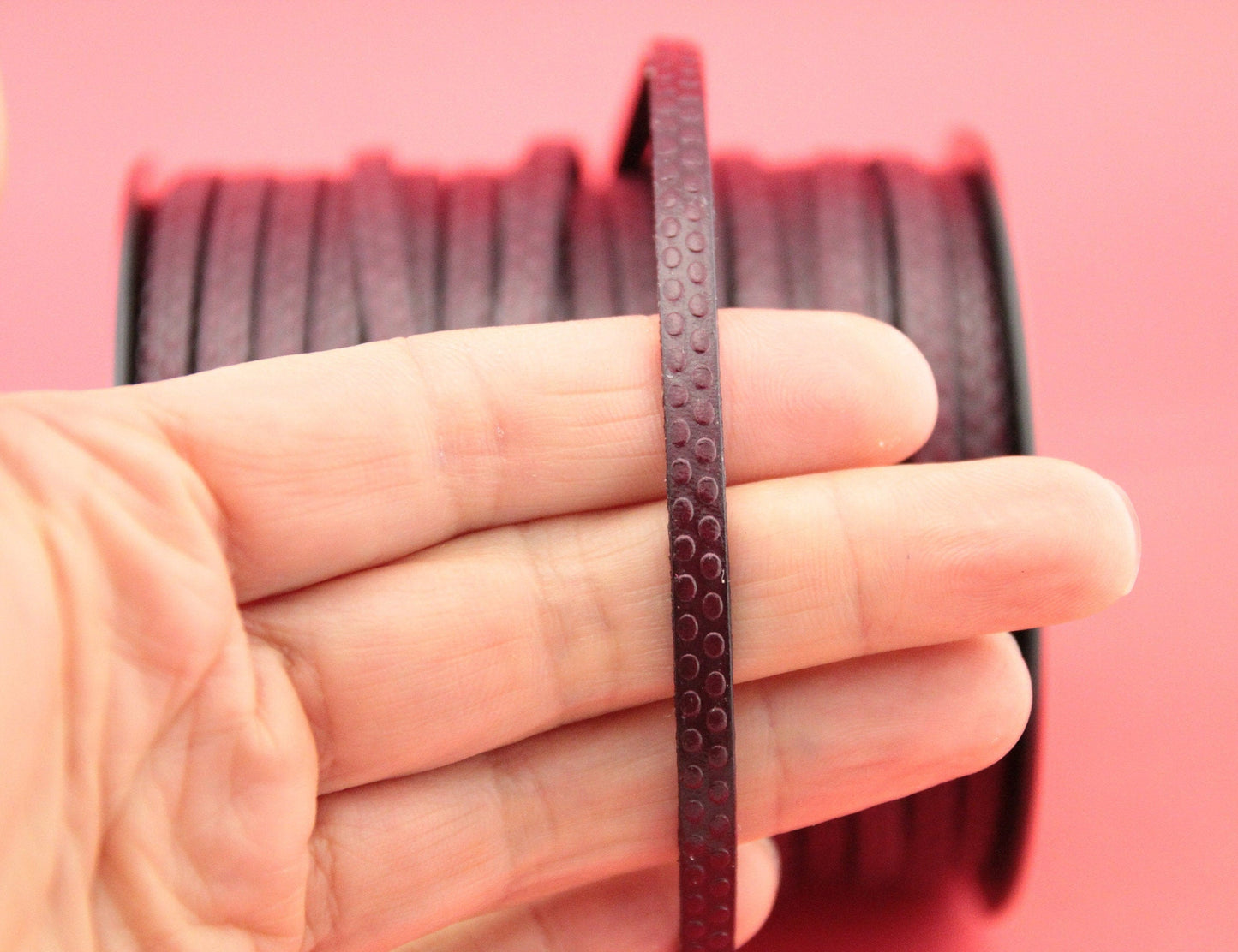 MADE in EUROPE 24" flat leather cord, 5mm leather cord, maroon embossed leather cord (Marf5polkagren)