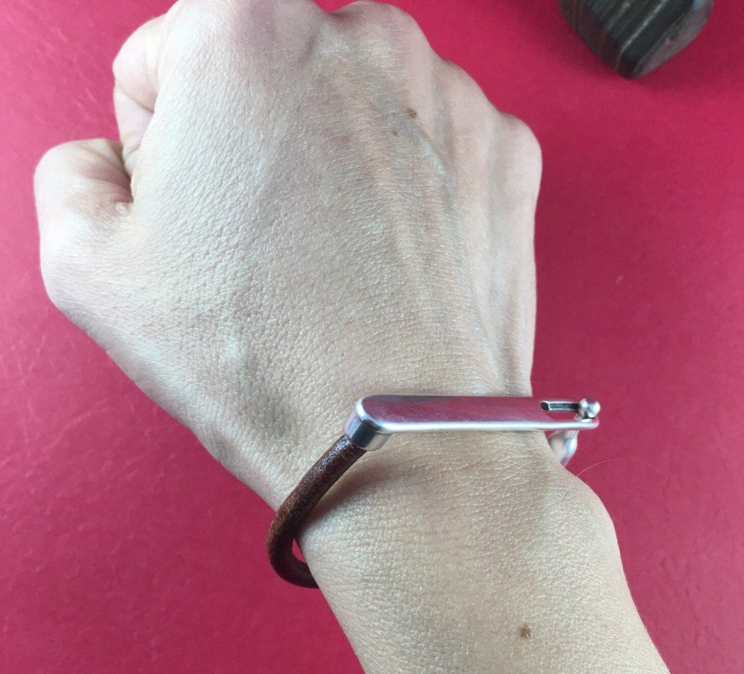 B0066>>MADE in EUROPE zamak half bracelet, zamak bar clasp, silver stick clasp, 4mm round cord clasp  Qty1
