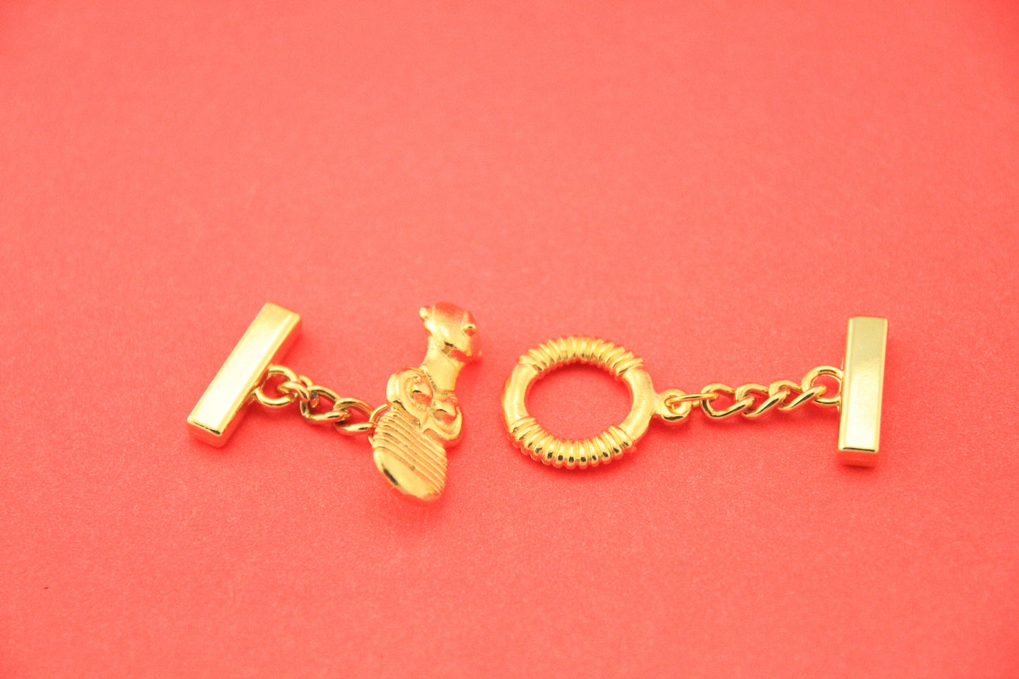 FC0354>> MADE in EUROPE 20mm gold toggle clasp, Cycladic Goddess toggle clasp