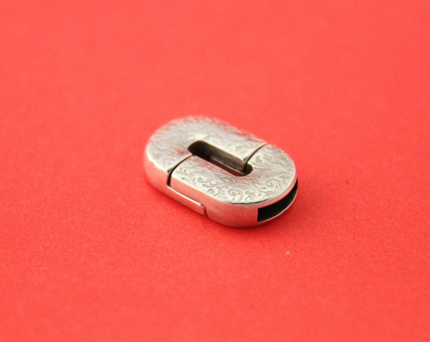 FC0355>>MADE in EUROPE zamak 10mm flat clasp, oval engraved clasp, 10mm flat cord clasp, (13274-0377) Qty1
