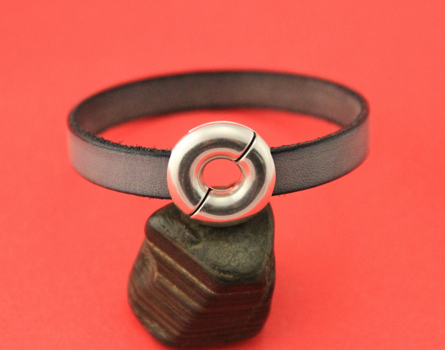 FC0356>>MADE IN EUROPE zamak  clasp, flat leather cord  donut clasp, 10mm donut clasp, Qty1