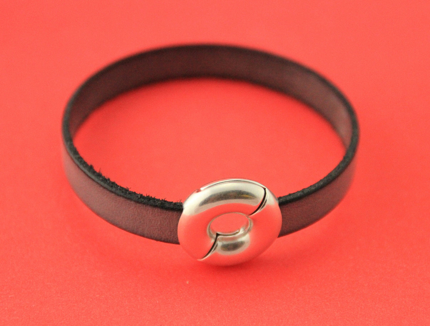 FC0356>>MADE IN EUROPE zamak  clasp, flat leather cord  donut clasp, 10mm donut clasp, Qty1