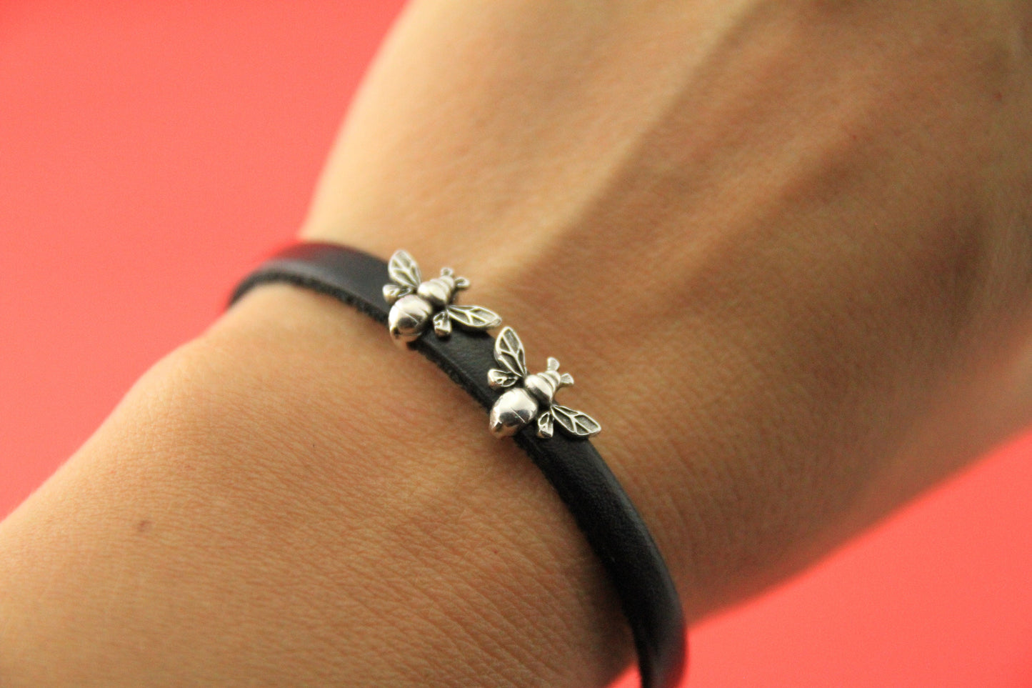 FS0494>>MADE in EUROPE 4 zamak bee sliders, 5mm flat cord slider, flat cord zamak sliders, bee slider for 5mm cord Qty4