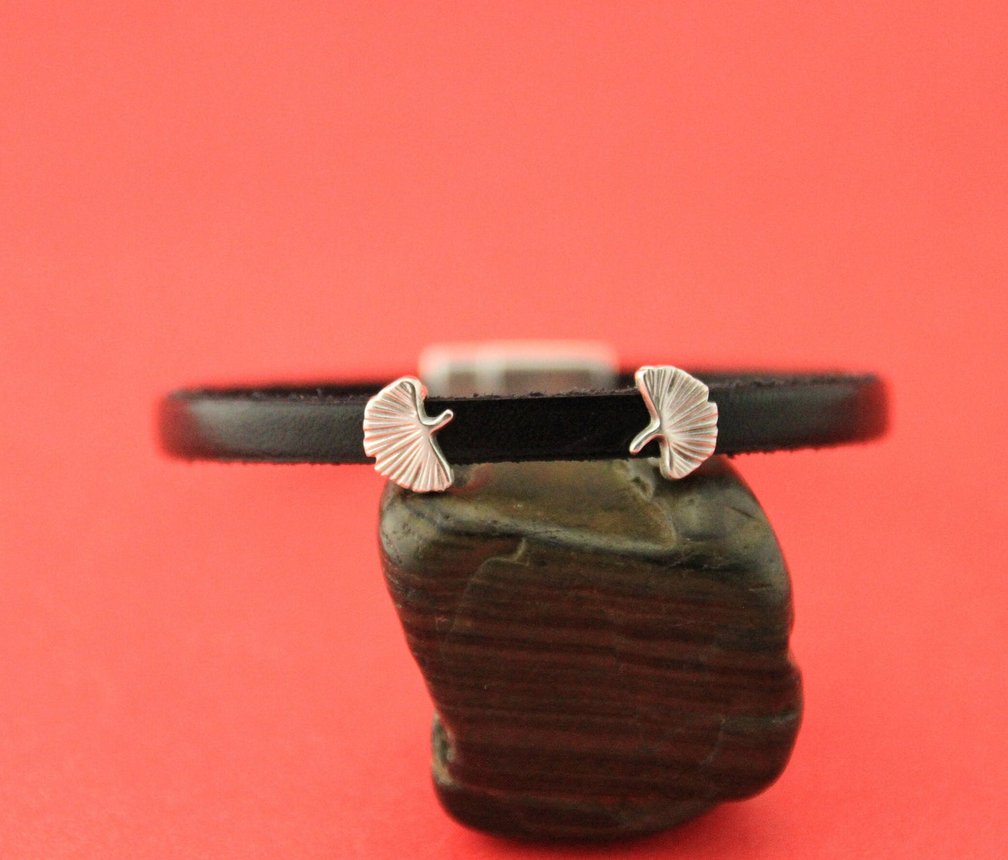 FS0495>> MADE in EUROPE 4 Ginkgo biloba leaf sliders, 5mm cord zamak slider, flat 5mm cord slider, leaf slider, Qty4