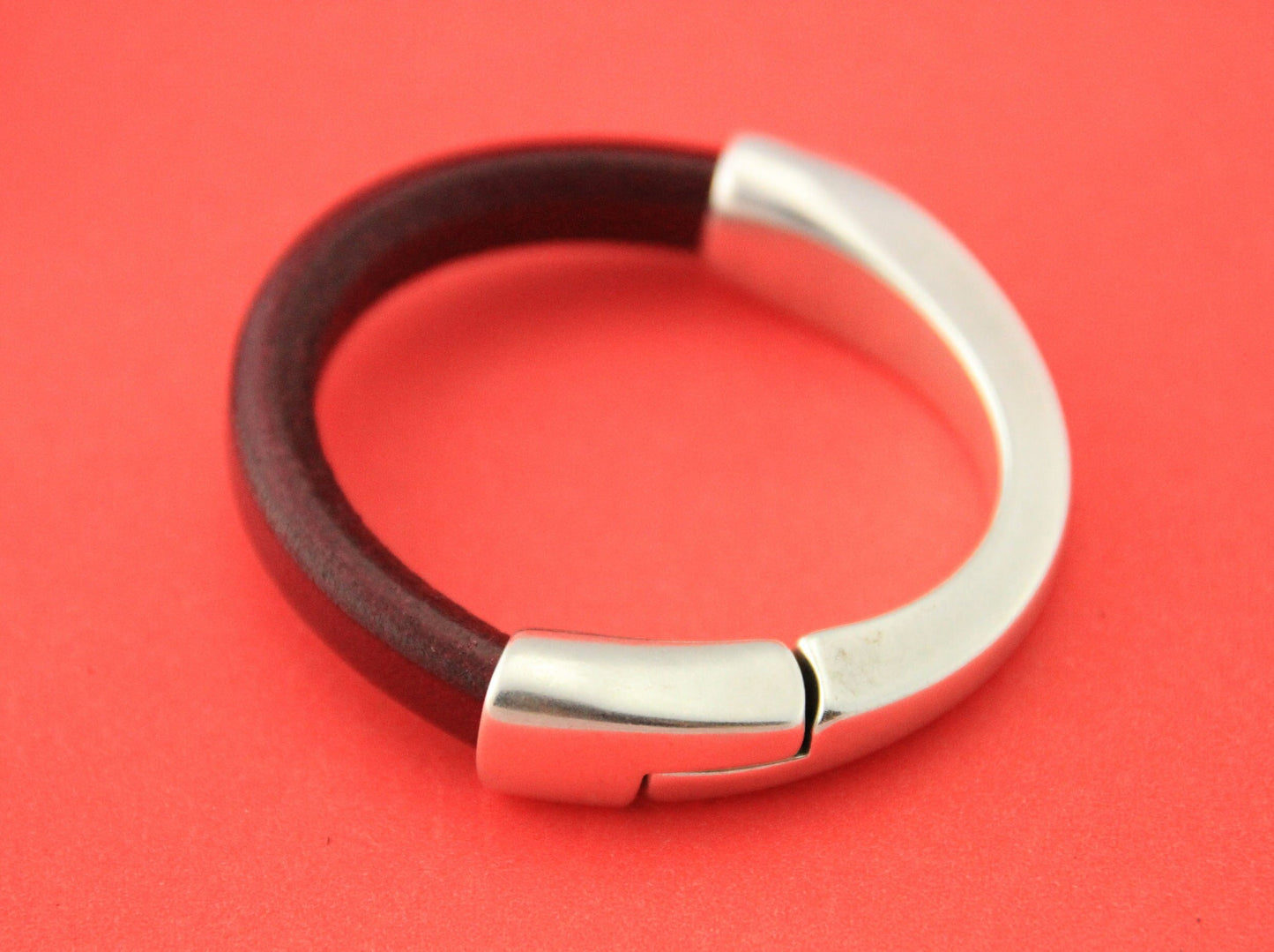 B0094>>MADE IN EUROPE zamak half bracelet, half cuff, silver half bracelet Qty1