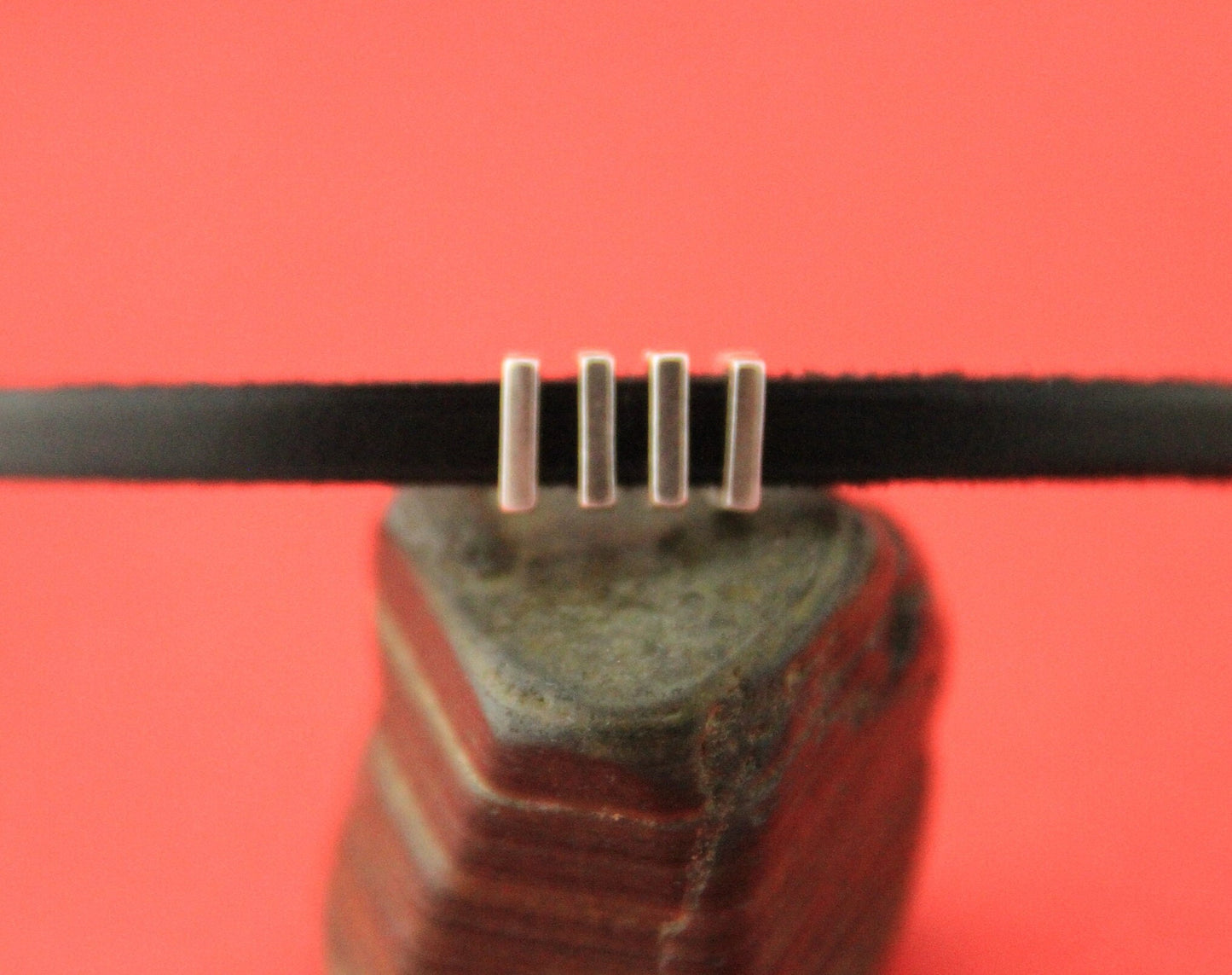 FS0507>>MADE in EUROPE 4 zamak crimp- sliders for 5mm cord, flat cord grip-it slider, zamak bar sliders  qty4