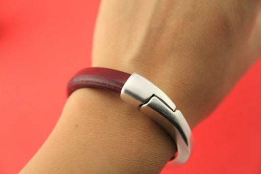 B0094>>MADE IN EUROPE zamak half bracelet, half cuff, silver half bracelet Qty1
