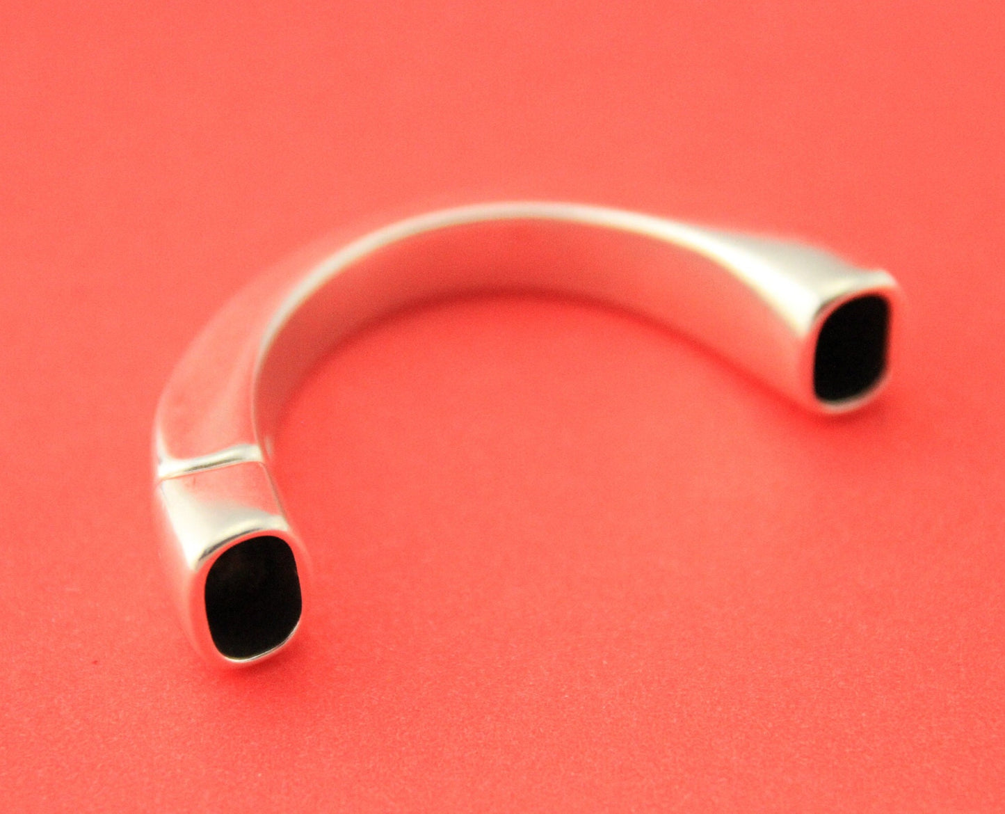 B0094>>MADE IN EUROPE zamak half bracelet, half cuff, silver half bracelet Qty1