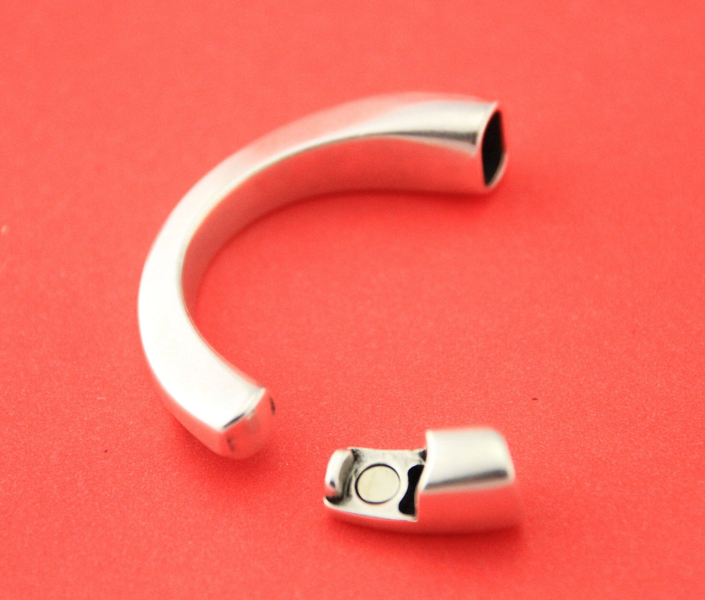 B0094>>MADE IN EUROPE zamak half bracelet, half cuff, silver half bracelet Qty1