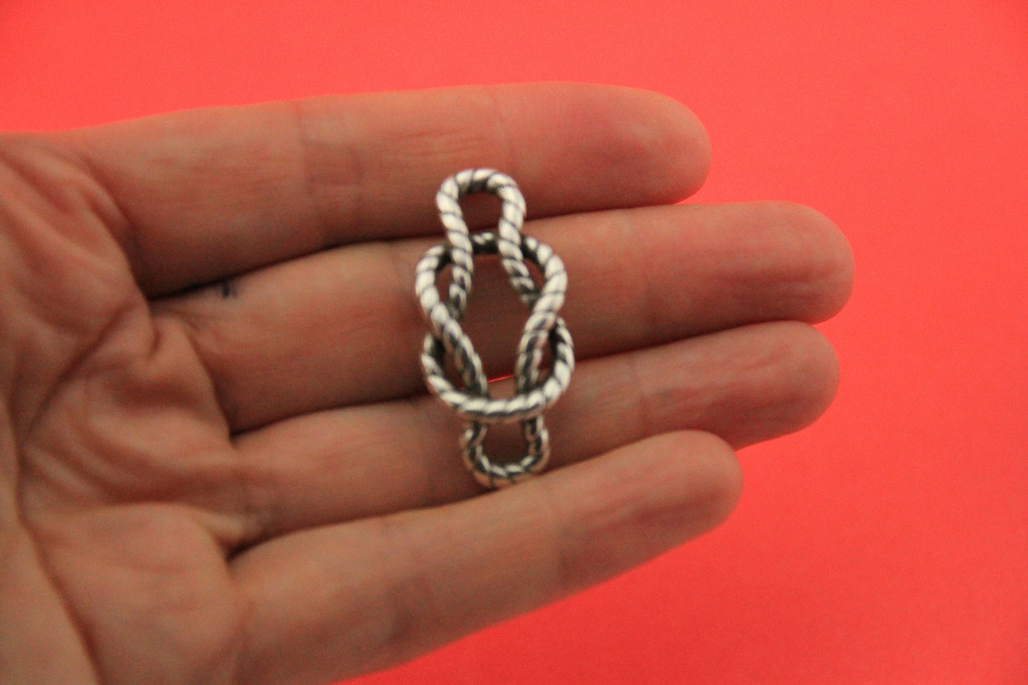 C0156>>MADE in EUROPE zamak celtic knot connector