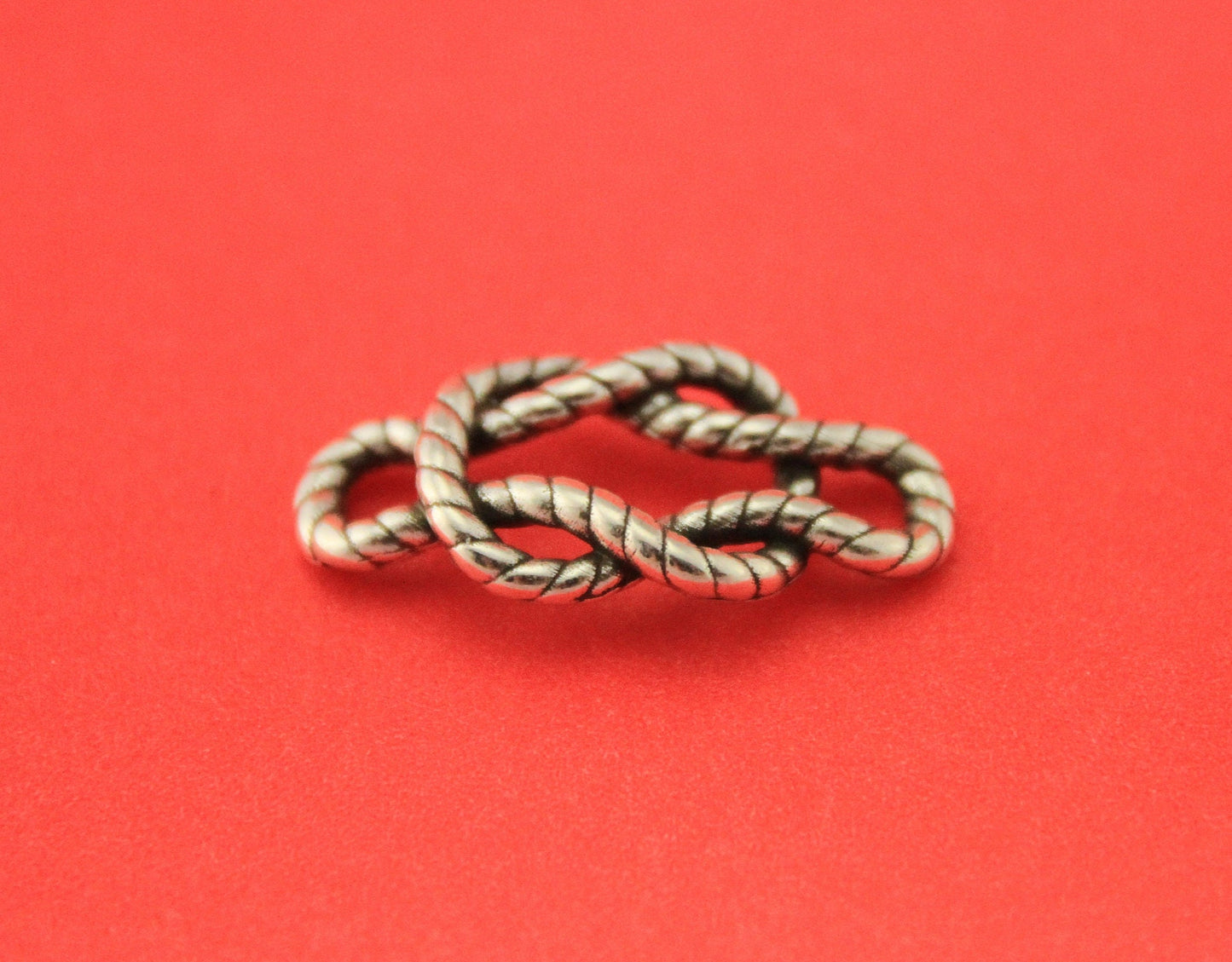 C0156>>MADE in EUROPE zamak celtic knot connector