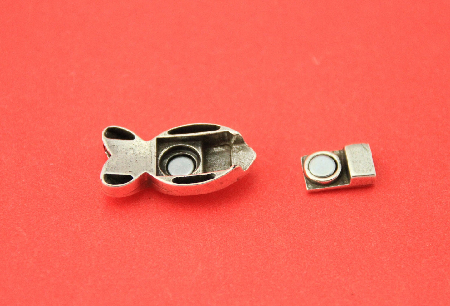 FC0365>>MADE in EUROPE zamak 6mm cord clasp, zamak fish clasp, hammered fish clasp, 6mm fish  clasp Qty1
