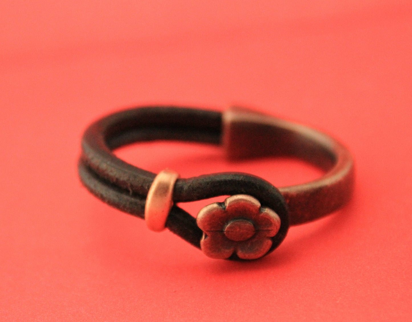 B0007>> zamak flower half bracelet, zamak half cuff, flower half bracelet finding for 5mm round cord