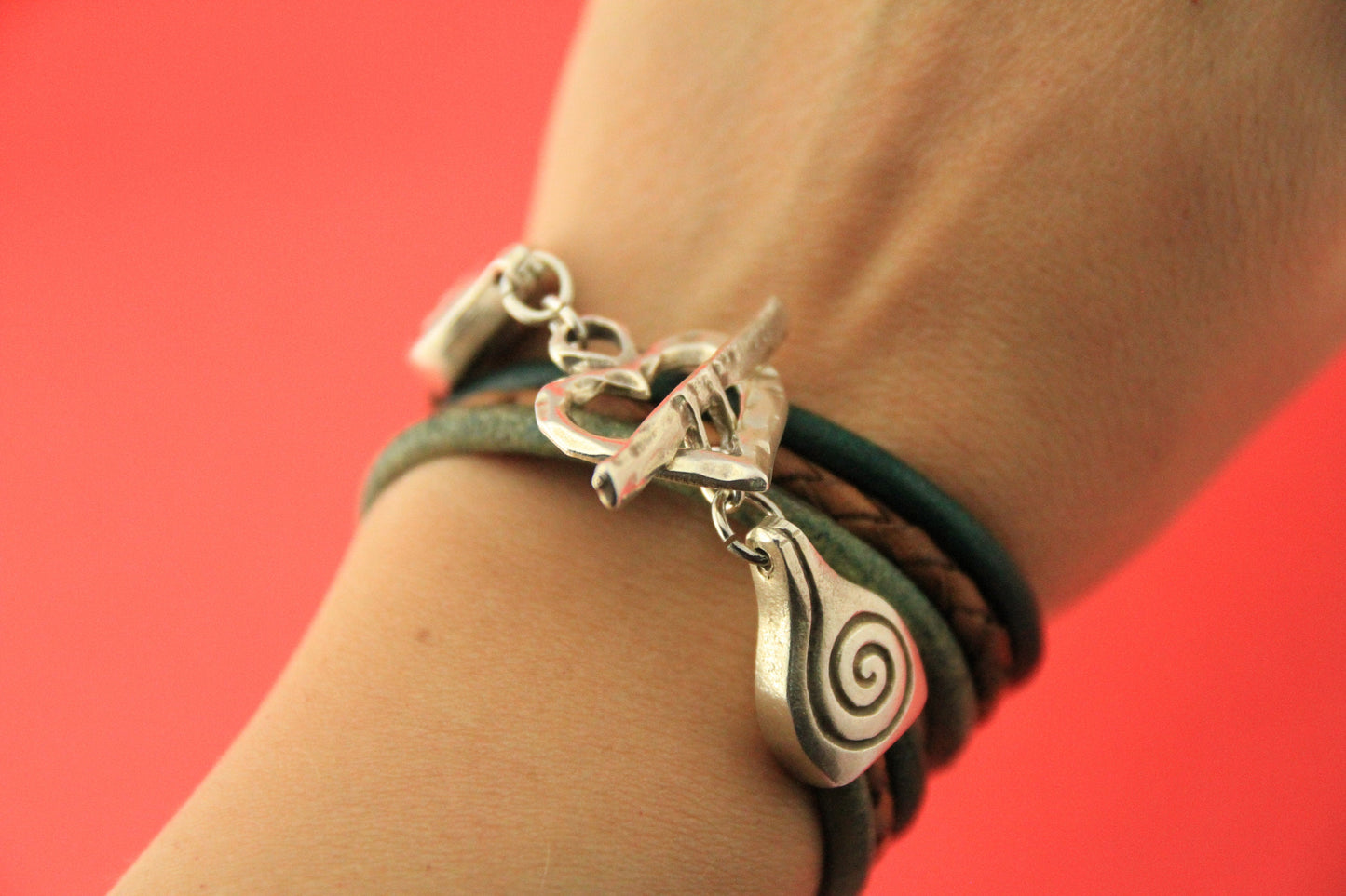 FC0370>>MADE IN EUROPE round cord toggle clasp, wrap bracelet toggle clasp (B3224/4425AS)