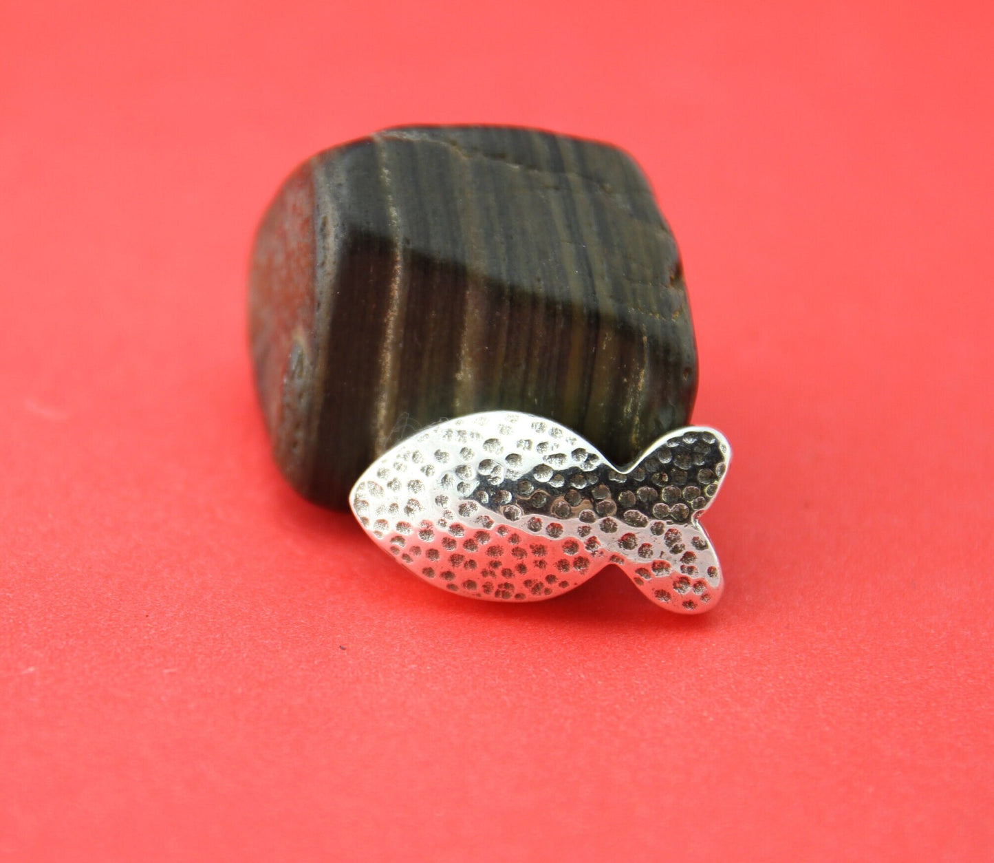 FC0365>>MADE in EUROPE zamak 6mm cord clasp, zamak fish clasp, hammered fish clasp, 6mm fish  clasp Qty1