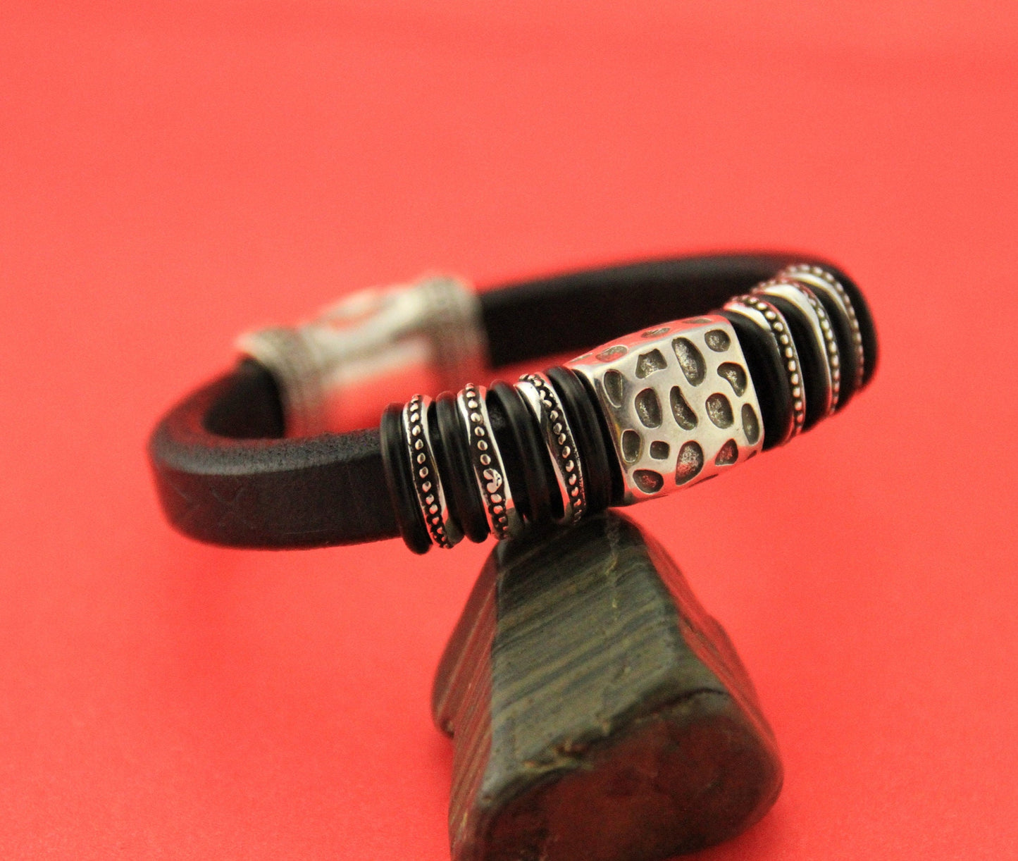 LS0090>>MADE IN EUROPE 4 zamak ring sliders, licorice ring sliders, 10x6mm slider rings, Qty4