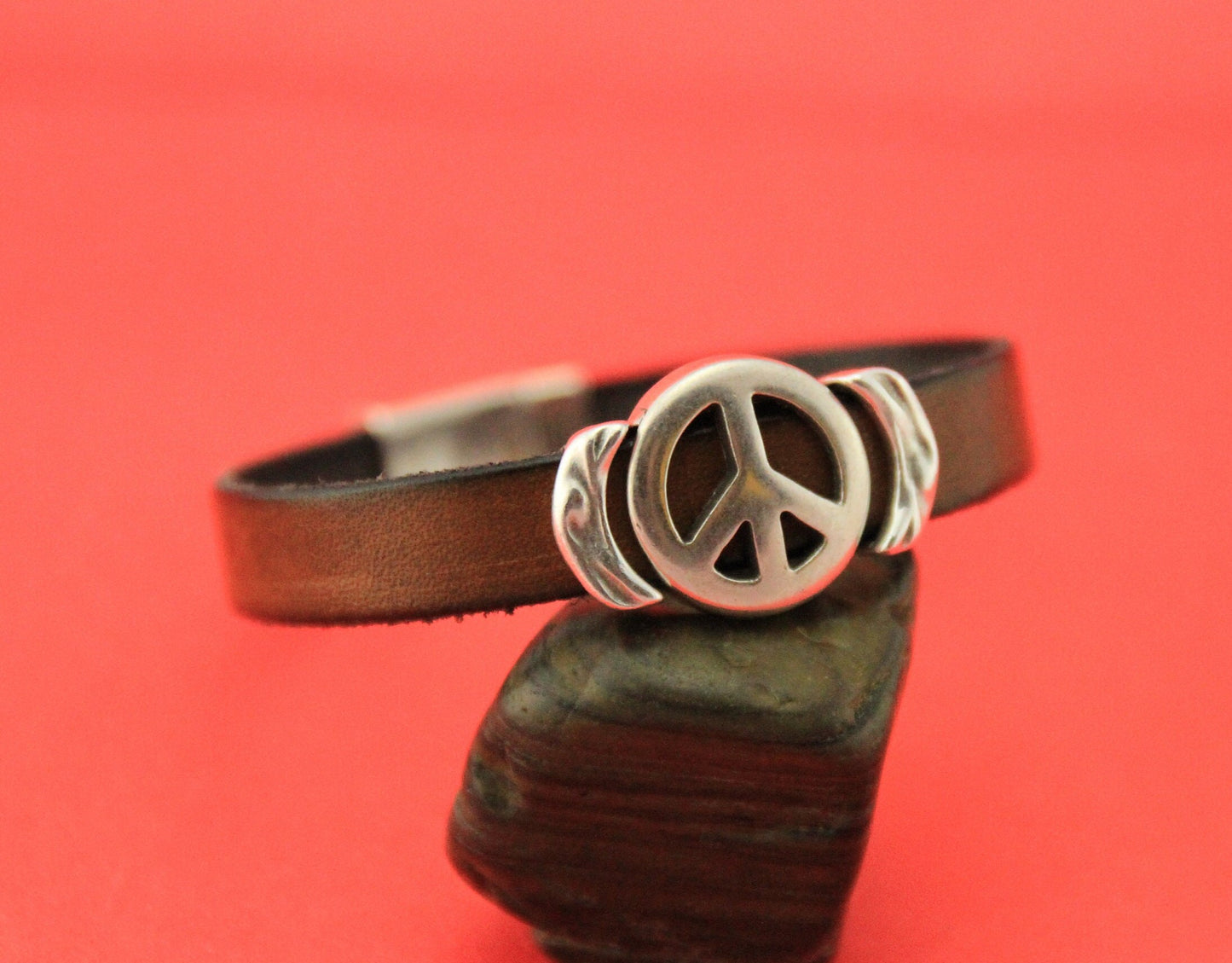 FS0520>>MADE in EUROPE 2 zamak peace sign sliders, 10mm flat cord sliders, 10mm leather cord peace sign  sliders, Qty2