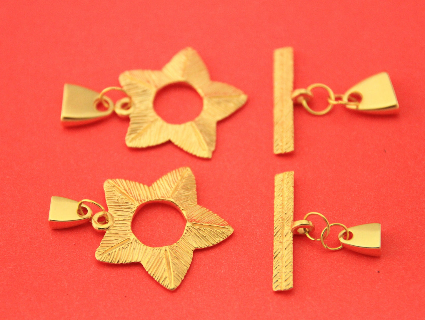 FC0367>>MADE Iin EUROPE gold flower toggle clasp for flat leather cord, Qty1