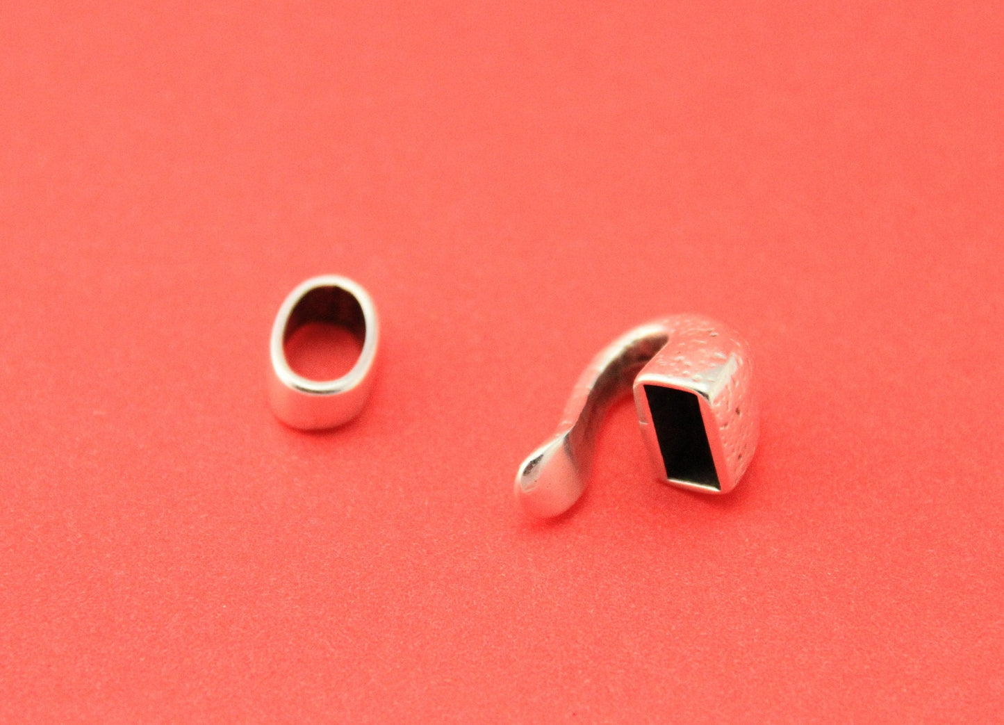 RC0189>>MADE in EUROPE zamak hook clasp, 5mm round cord clasp, 5mm cord clasp, hammered zamak hook clasp (PF10958) Qty1