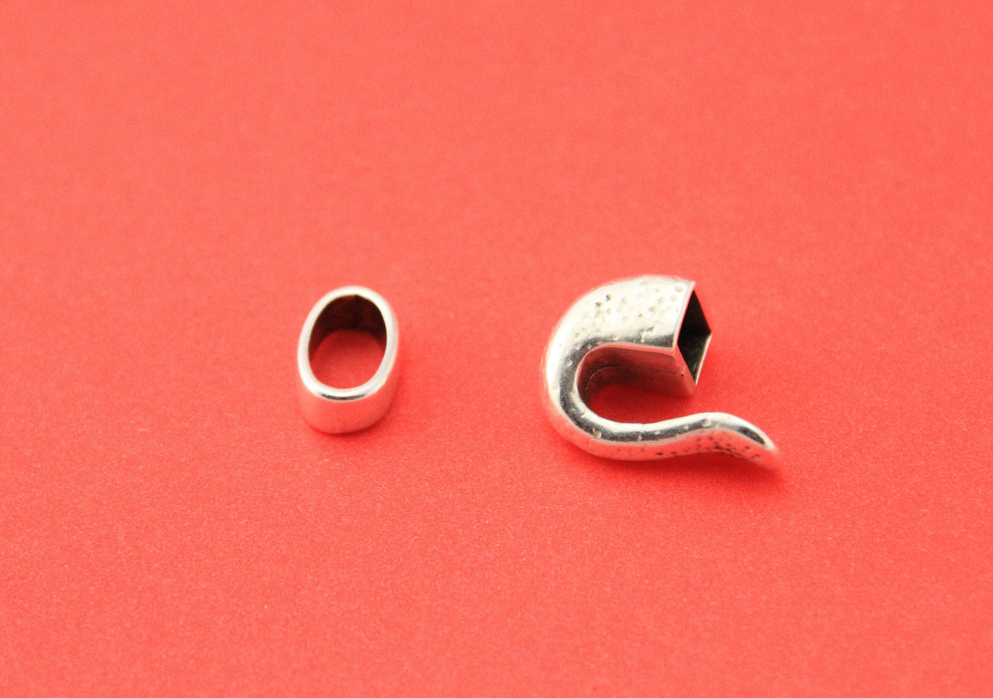 RC0189>>MADE in EUROPE zamak hook clasp, 5mm round cord clasp, 5mm cord clasp, hammered zamak hook clasp (PF10958) Qty1