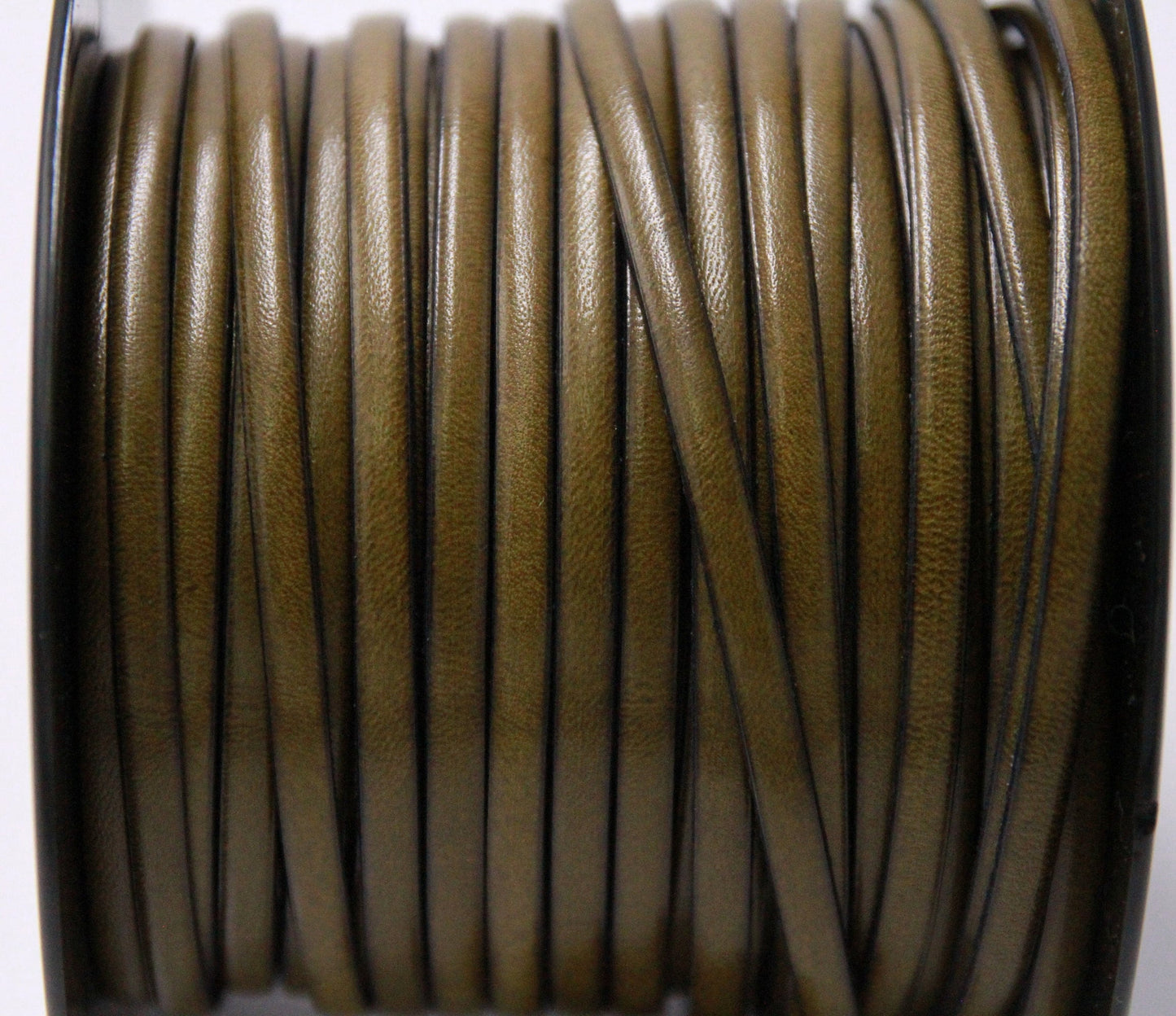 MADE in EUROPE 1 yard of 5mm green flat leather cord, 5mm genuine leather cord, flat 5mm real leather cord (AR100/05/10)