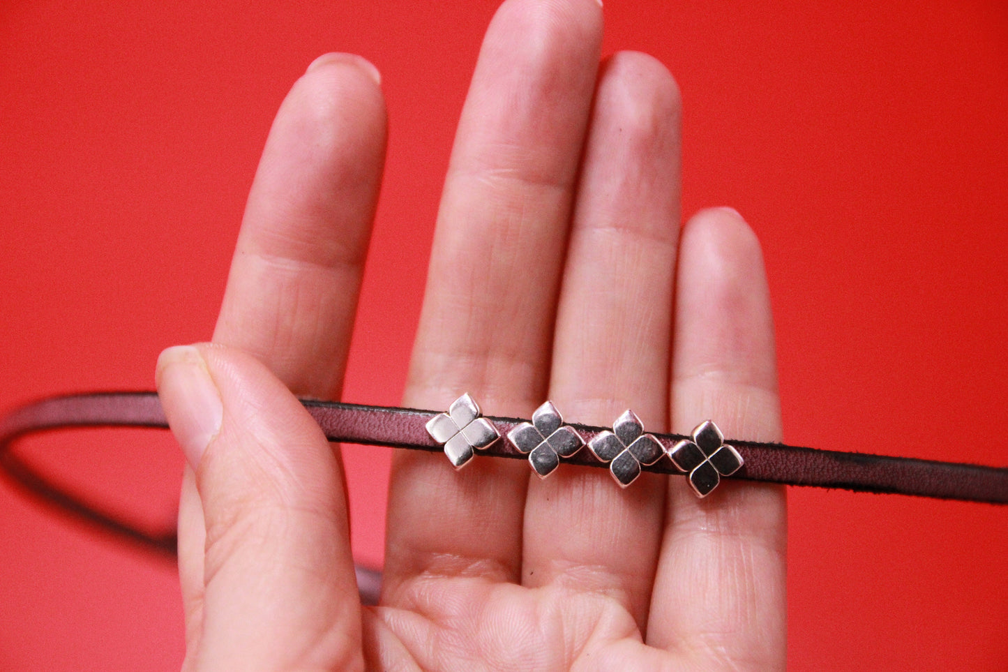 FS0524>>MADE IN EUROPE 4 zamak flower sliders 5mm flat cord, 5mm flat cord slider, flower slider for 5mm flat cord Qty4