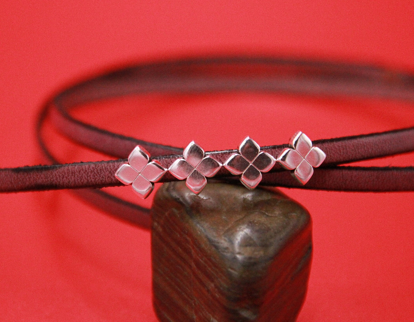 FS0524>>MADE IN EUROPE 4 zamak flower sliders 5mm flat cord, 5mm flat cord slider, flower slider for 5mm flat cord Qty4