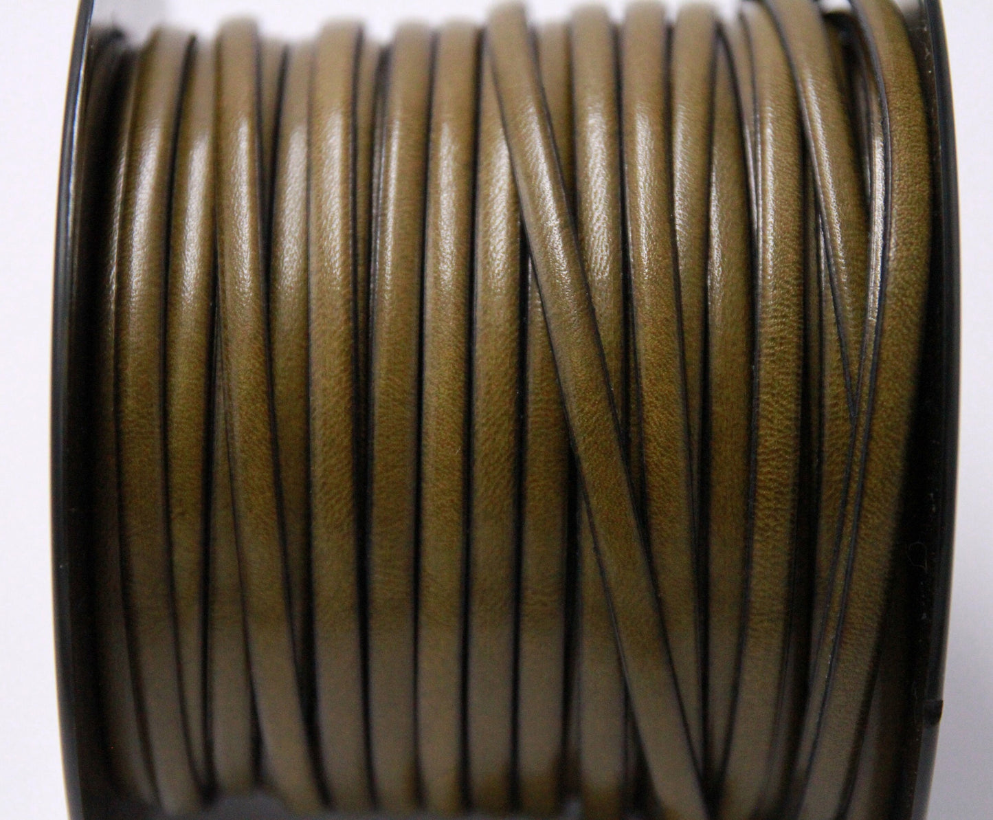 MADE in EUROPE 1 yard of 5mm green flat leather cord, 5mm genuine leather cord, flat 5mm real leather cord (AR100/05/10)