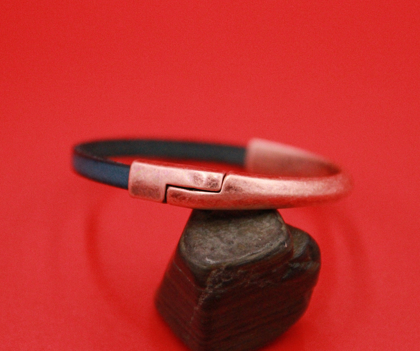 B0098>>MADE IN EUROPE zamak half bracelet, half cuff, half bracelet for flat 5mm leather cord Qty1