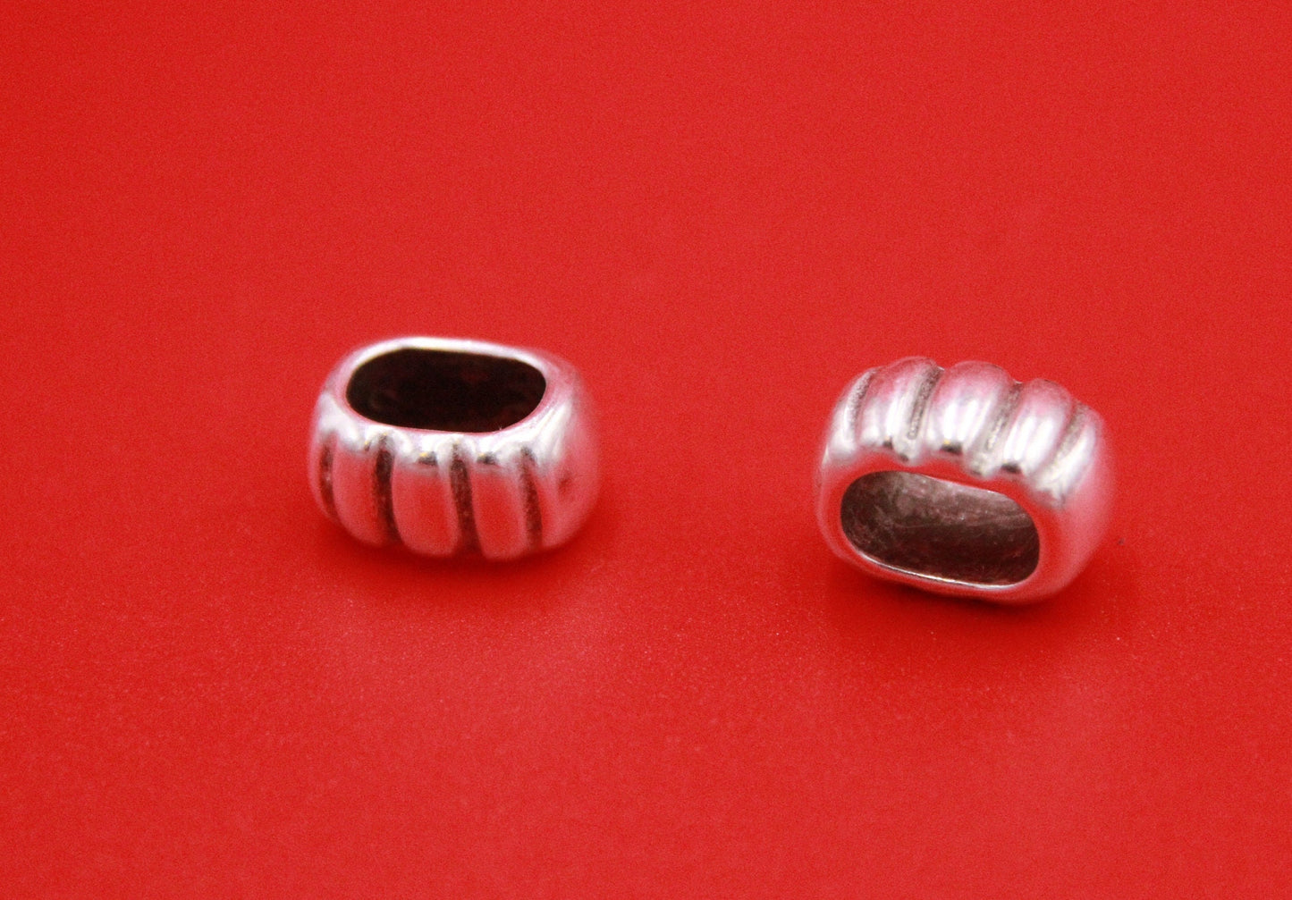 LS0069>>MADE IN EUROPE 2 zamak ring sliders, licorice ring slider, silver ring sliders Qty2