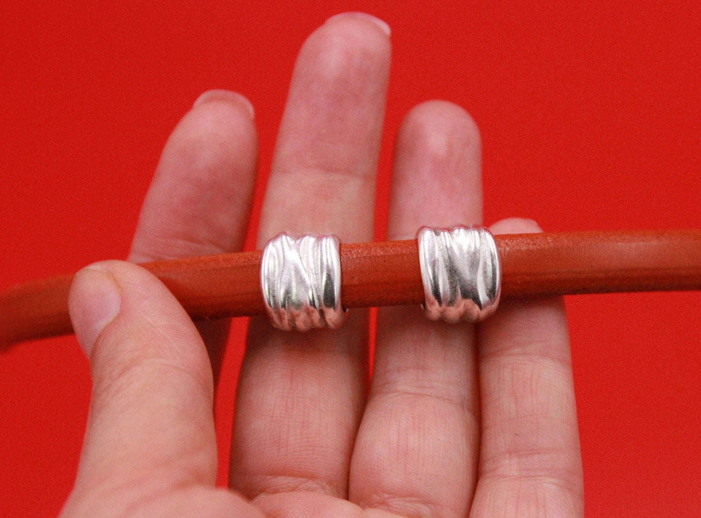 LS0091>>MADE in EUROPE 2 licorice sliders, 10mm zamak sliders, licorice cord slider (PF8277) Qty2