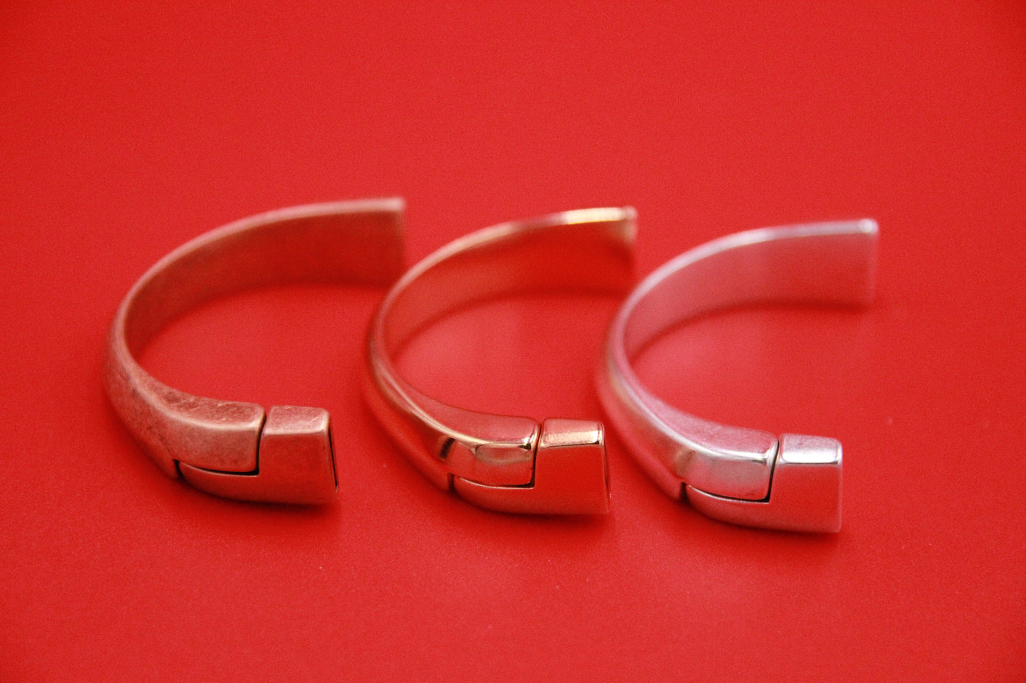 B0079>>MADE IN EUROPE zamak half bracelet, half cuff, half bracelet, Qty1