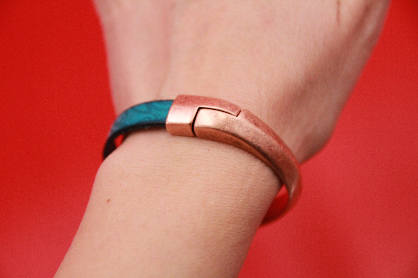 B0079>>MADE IN EUROPE zamak half bracelet, half cuff, half bracelet, Qty1