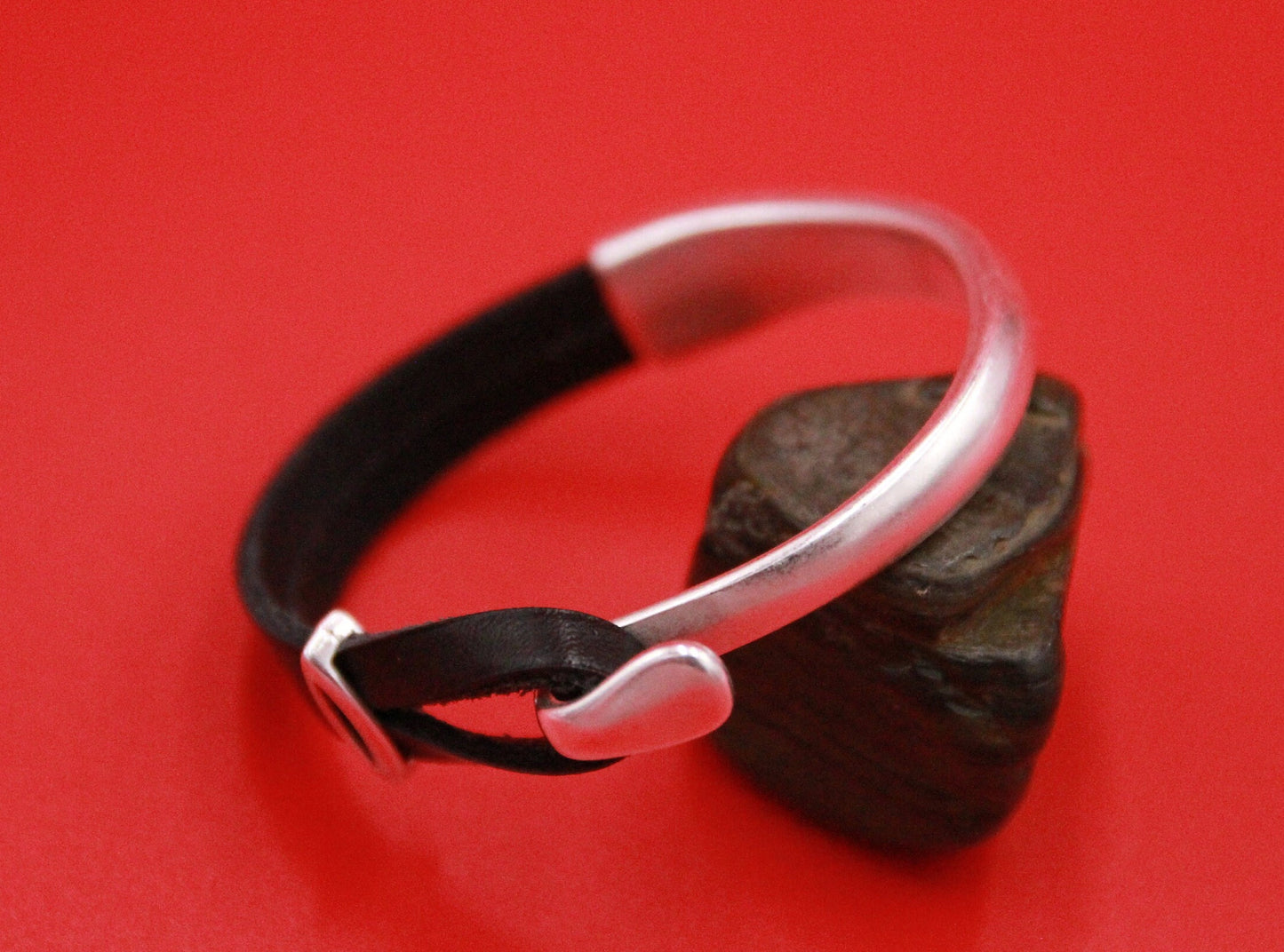 B0099>>MADE in EUROPE zamak half bracelet ,  flat cord half bracelet with slider, silver half bracelet, qty1