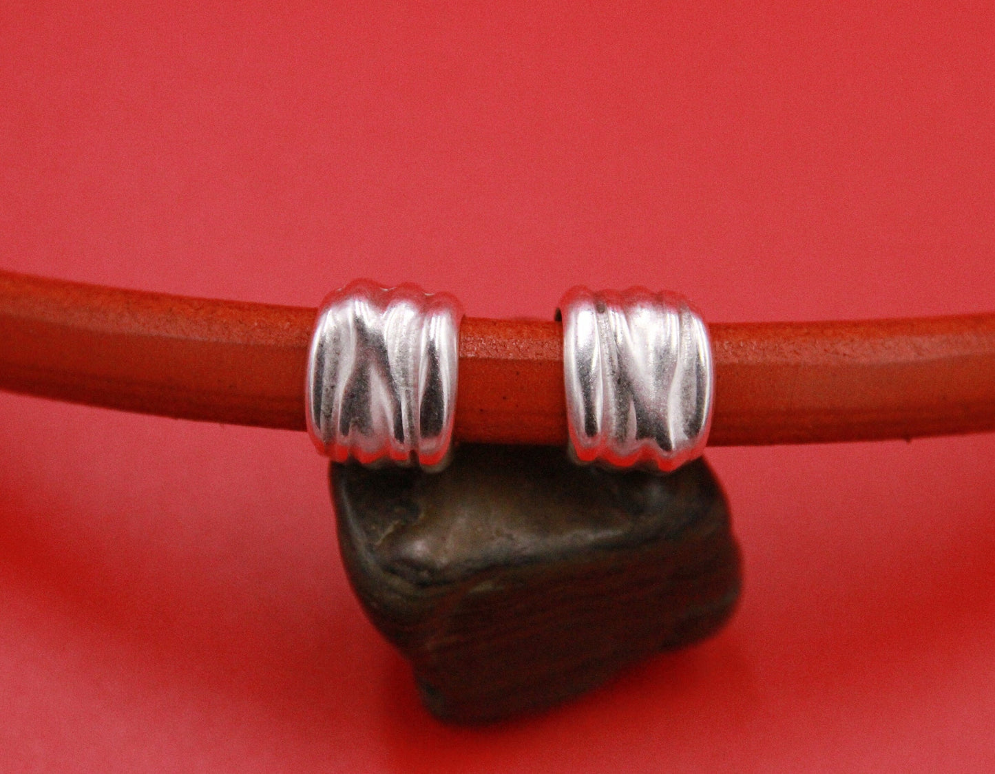 LS0091>>MADE in EUROPE 2 licorice sliders, 10mm zamak sliders, licorice cord slider (PF8277) Qty2