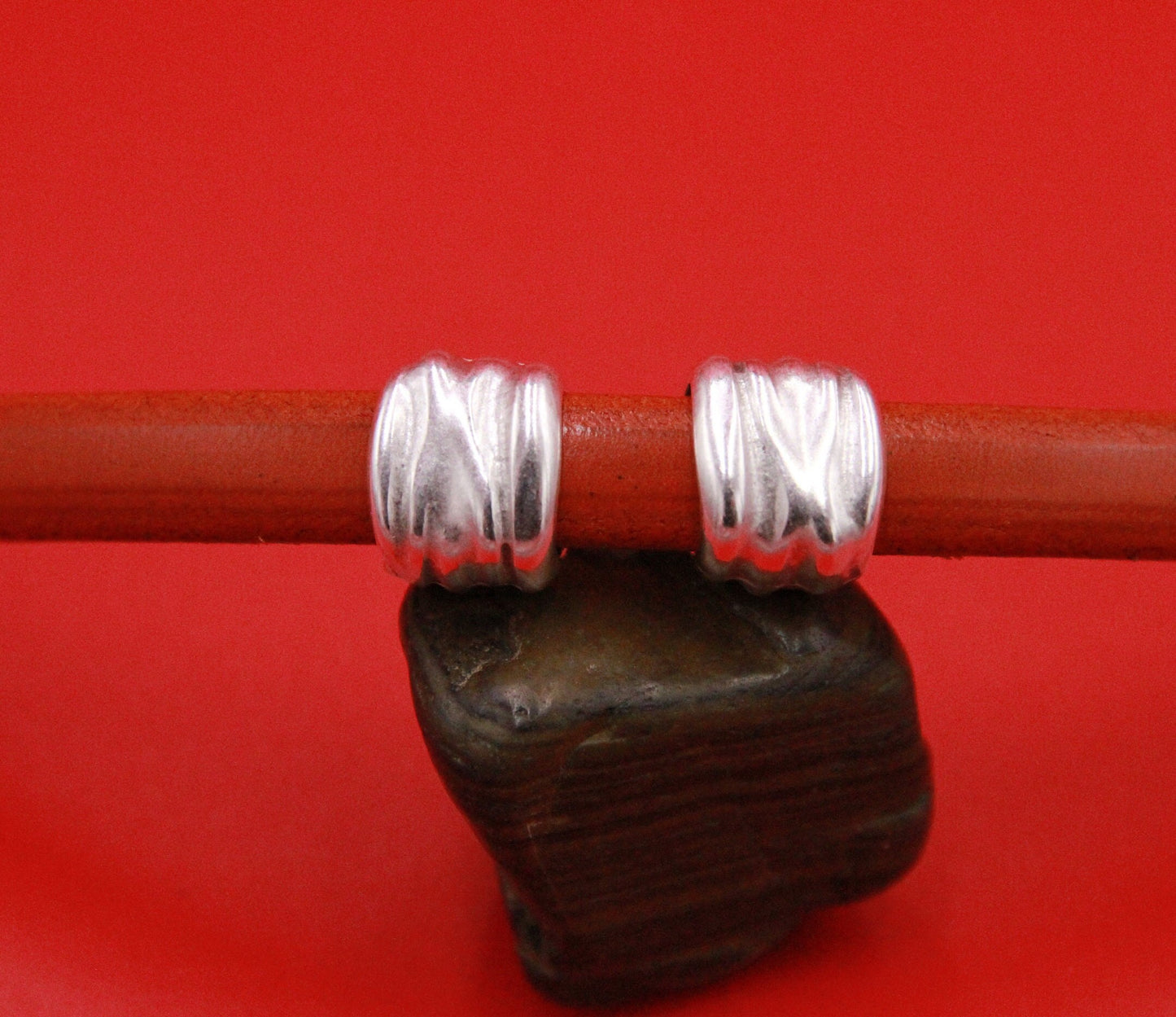 LS0091>>MADE in EUROPE 2 licorice sliders, 10mm zamak sliders, licorice cord slider (PF8277) Qty2