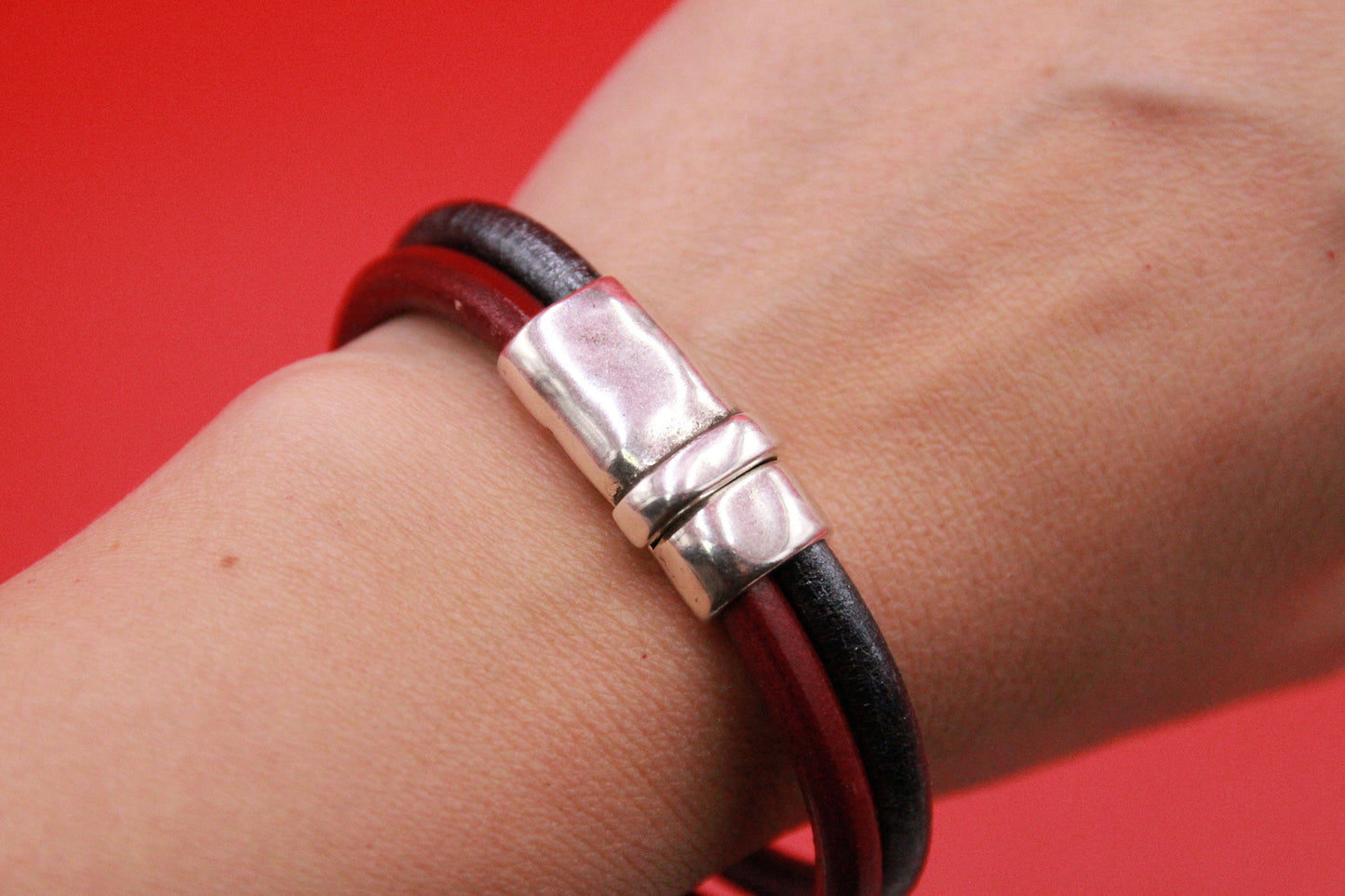 RC0192>>MADE IN EUROPE zamak 10mmx5mm clasp, 10x5mm magnetic clasp, double strand 5mm cord clasp Qty 1
