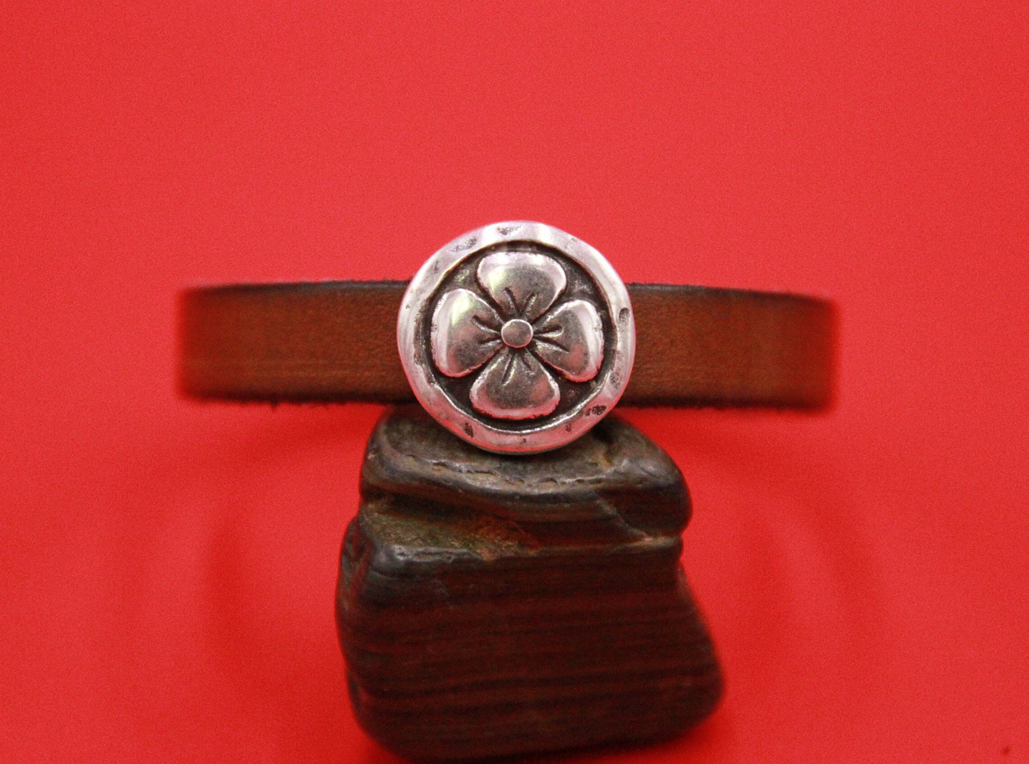 FS0546>>MADE in EUROPE 2 zamak round sliders, 10mm flat cord slider, 10mm leather cord flower slider, (Qty2)