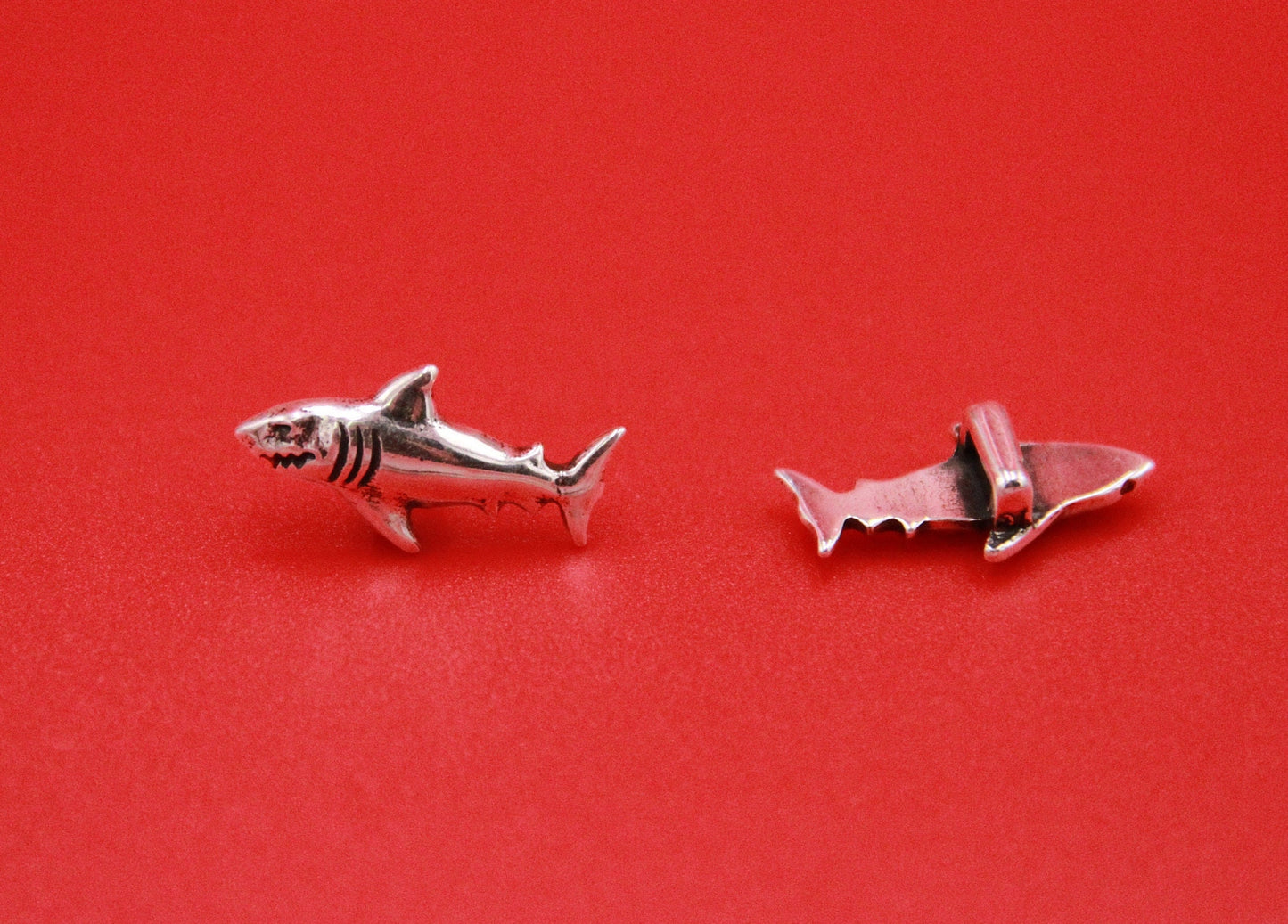 FS0549>>MADE in EUROPE 2 tiny shark sliders, 5mm flat cord slider, flat cord zamak shark sliders  Qty2