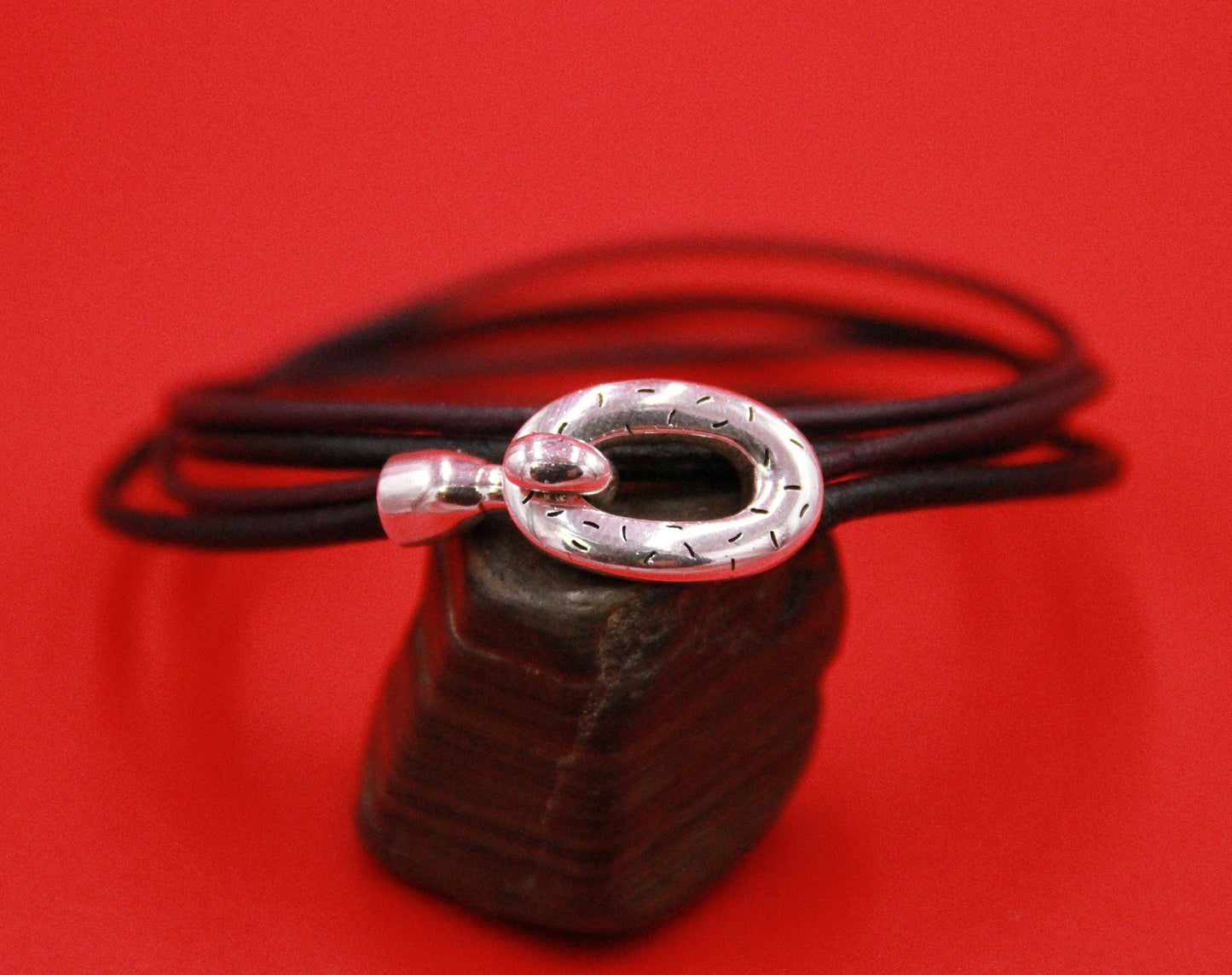FC0380>>MADE in EUROPE zamak tiny oval toggle clasp for bracelet, oval hammered toggle clasp for bracelet, qty1