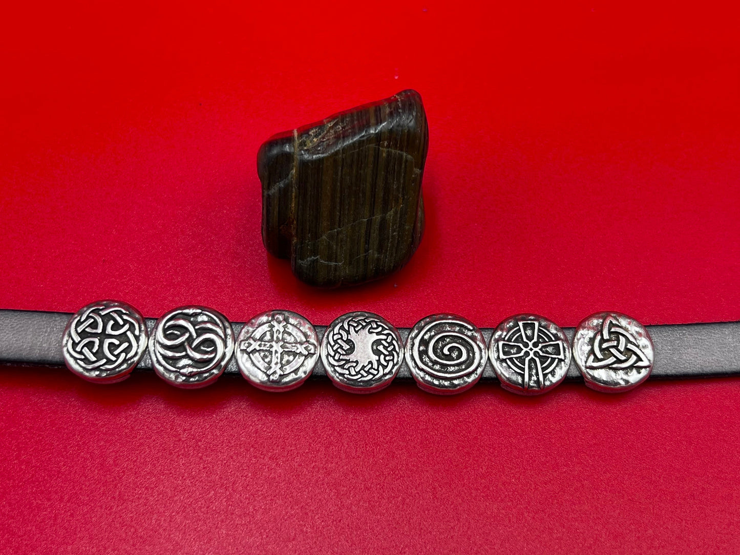FS0451> MADE IN EUROPE 2 zamak flat cord sliders, 10mm cord Celtic knot sliders,  qty2