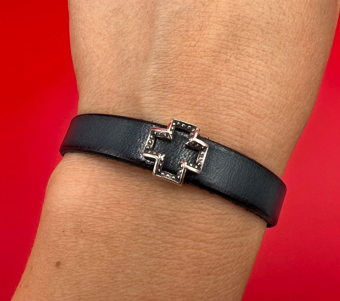 FS0557>>MADE in EUROPE 2 zamak cross sliders for 10mm flat cord, 10mm zamak slider, flat leather cord CROSS slider, Qty2