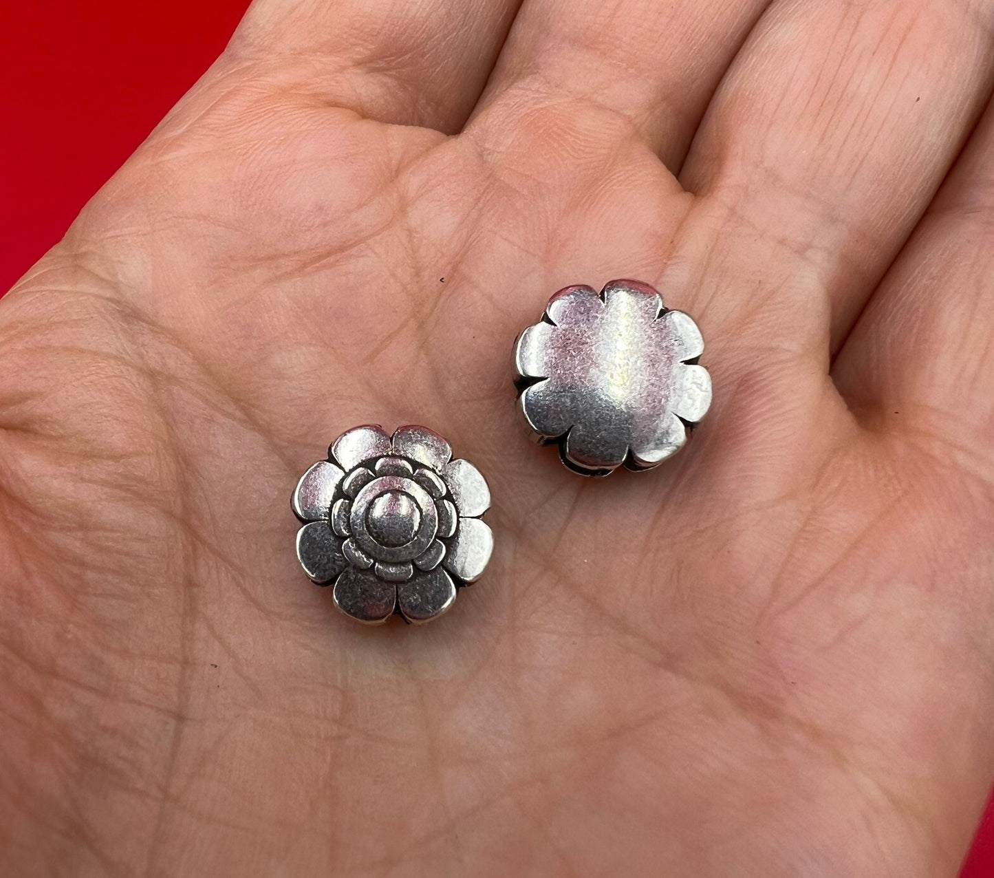 FS0562>>MADE in EUROPE 2 zamak flower sliders for 10mm or 5mm flat cord, zamak flower slider for flat cord Qty2
