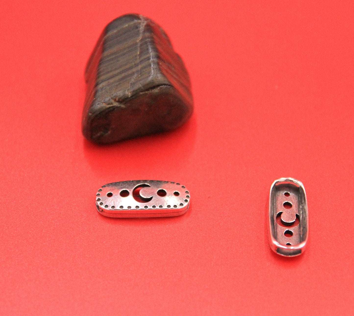 FS0568>>MADE in EUROPE 2 zamak sliders, 6mm cord slider tube, flat 6mm cord slider bead, silver moon slider Qty2