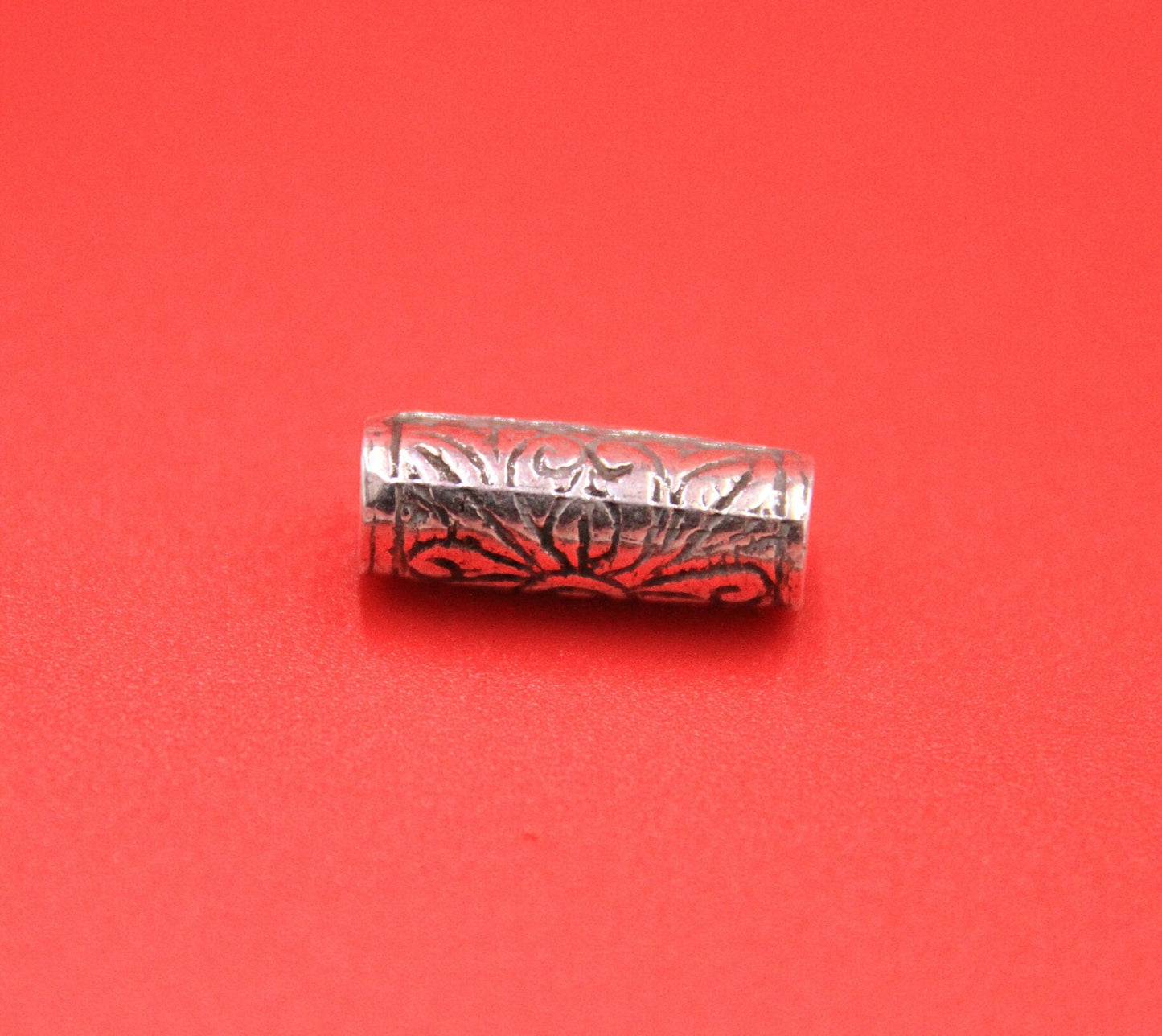 RS0170>>MADE in EUROPE 2 Pewter 5mm round cord tubes, pewter patterned crimp sliders (F359S)