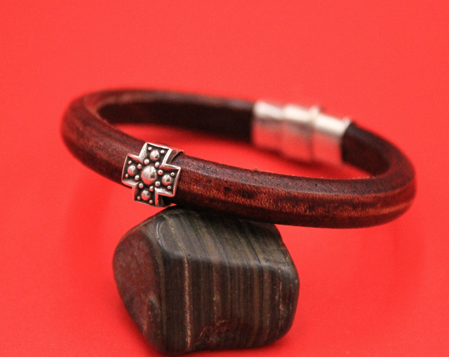LS0101>> MADE IN EUROPE 2 zamak cross sliders for licorice cord, licorice cross slider, Qty2